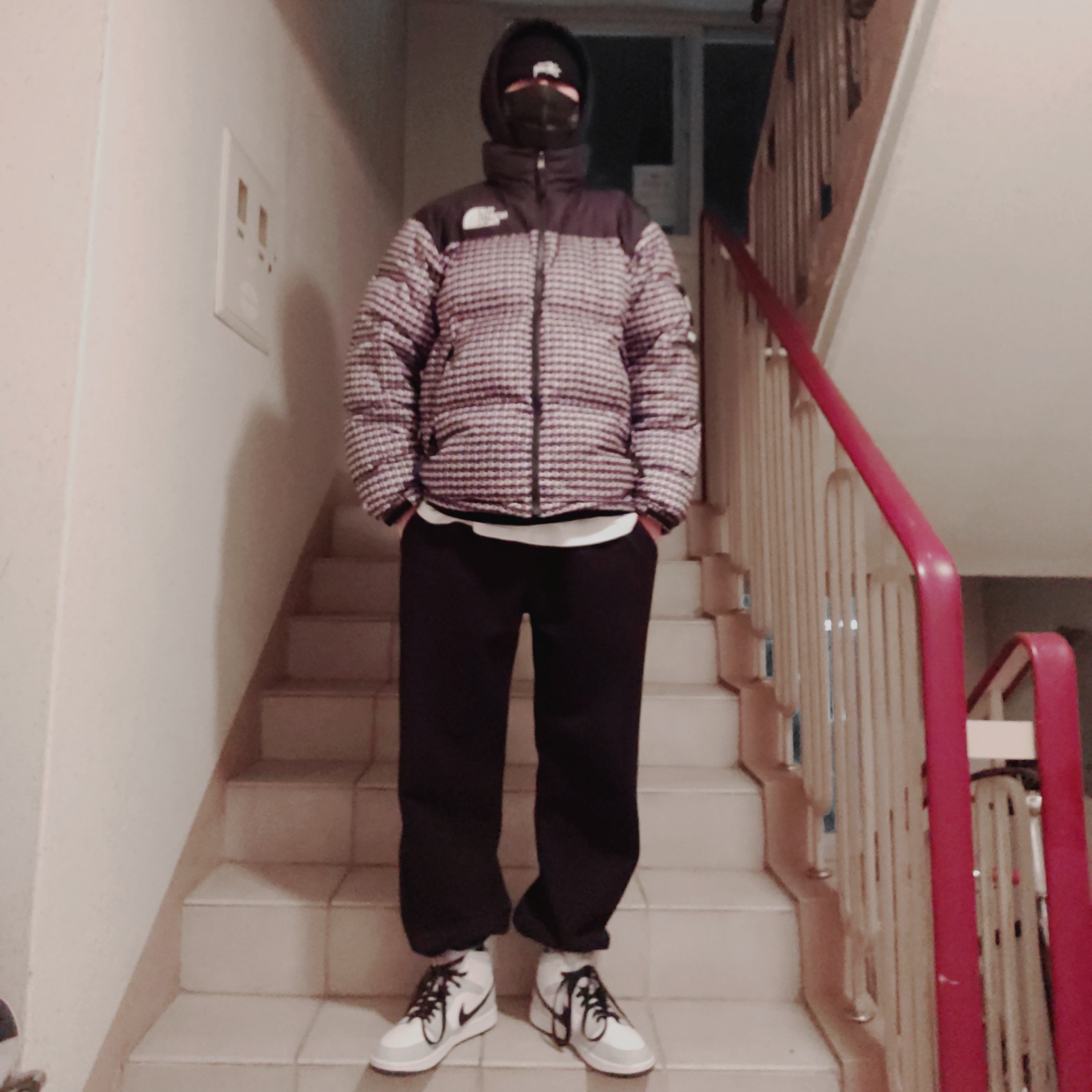 Supreme x The North Face Studded Nuptse Jacket Black - 21SS 착용 스타일