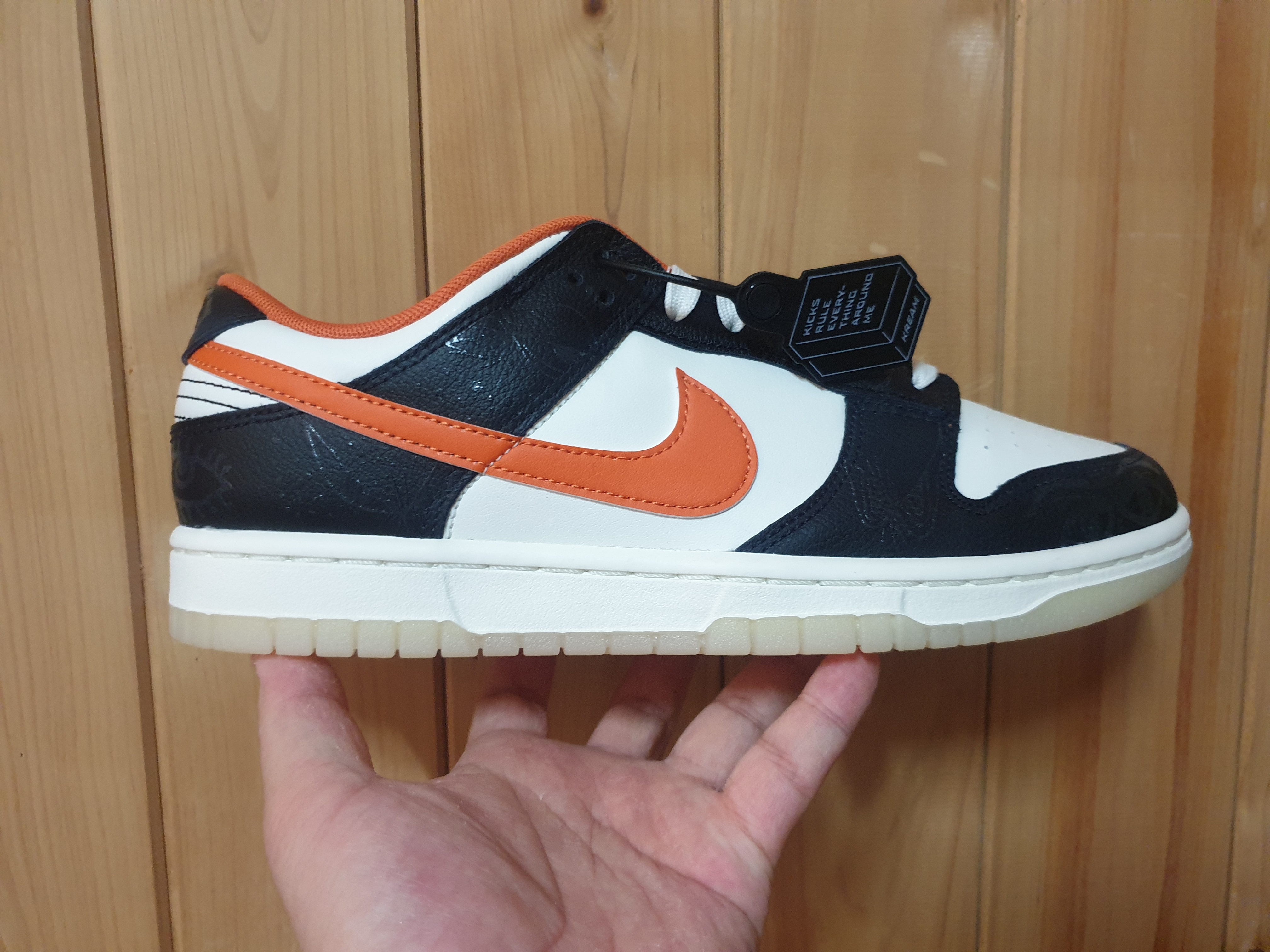 Nike Dunk Low Retro PRM Halloween 착용 스타일