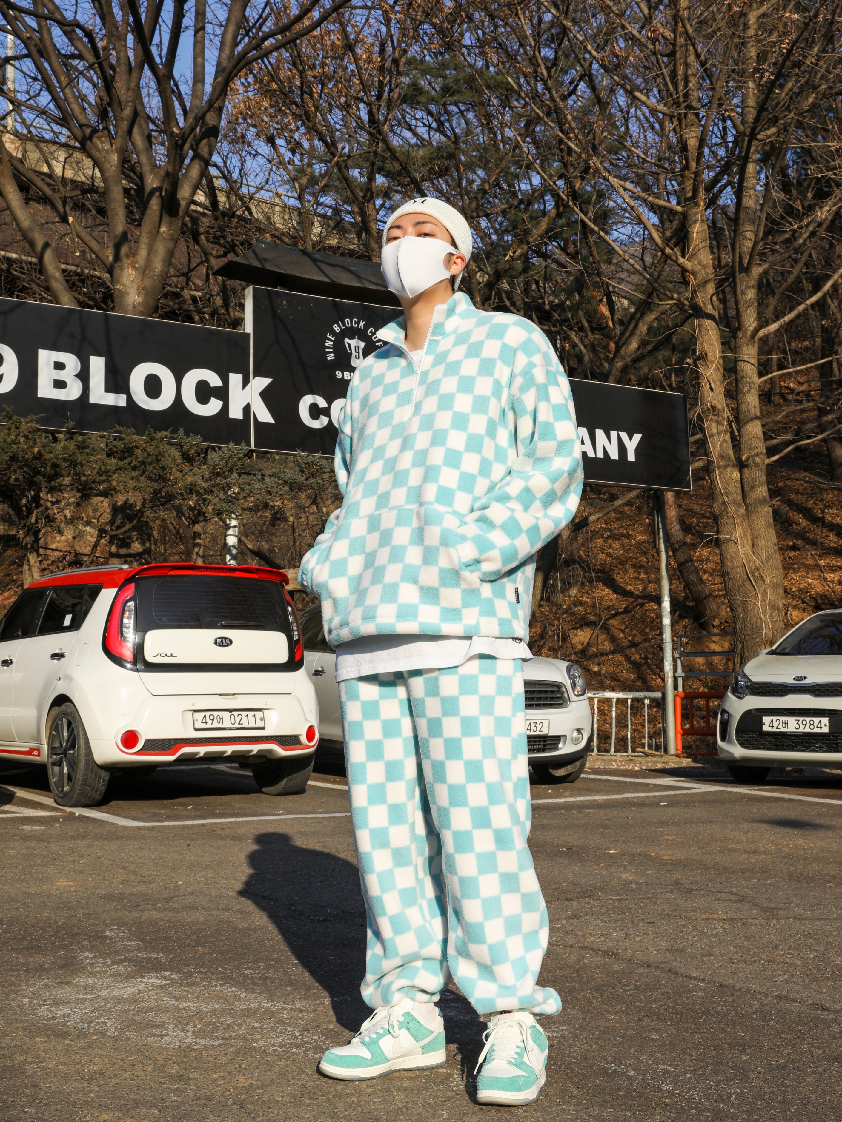 Nike x Kasina Dunk Low Road Sign - Kasina Exclusive 착용 스타일 - 1