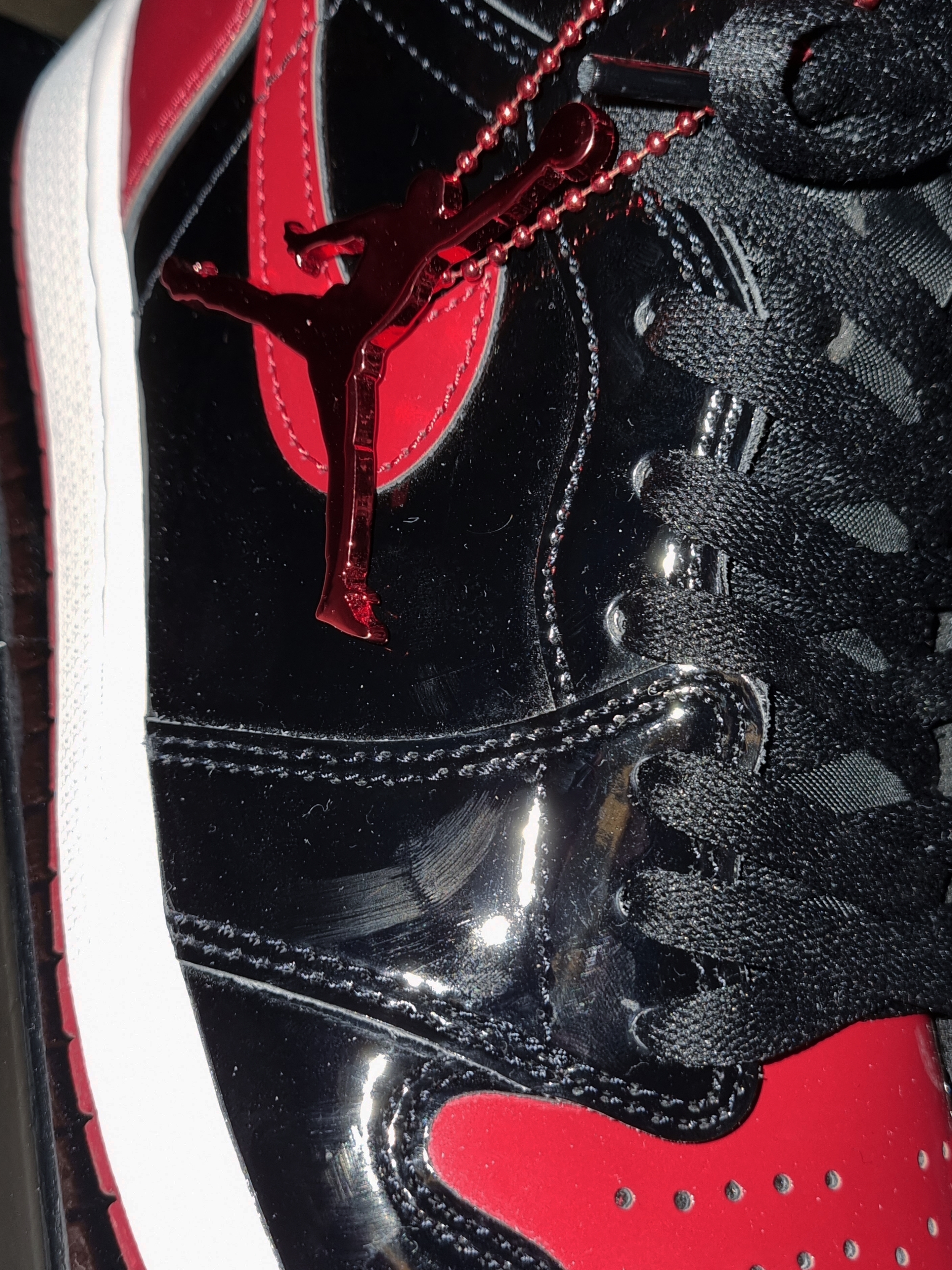 Jordan 1 Retro High OG Patent Bred 착용 스타일 - 1