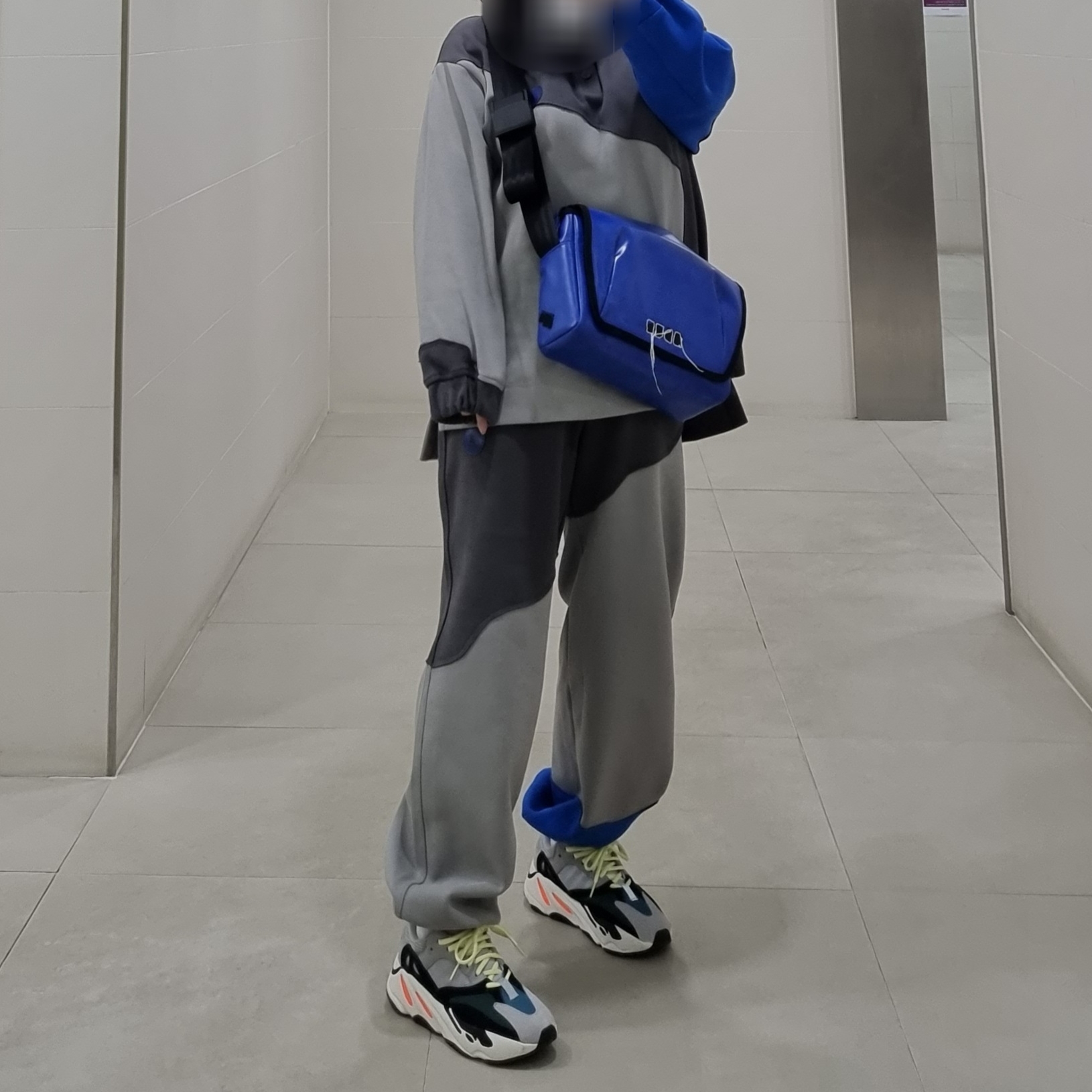 Zara x Ader Error Patchwork Polo Shirt Dark Anthracite, Zara x Ader Error Patch Jogger Pants Dark Anthracite Grey 착용 스타일 - 1