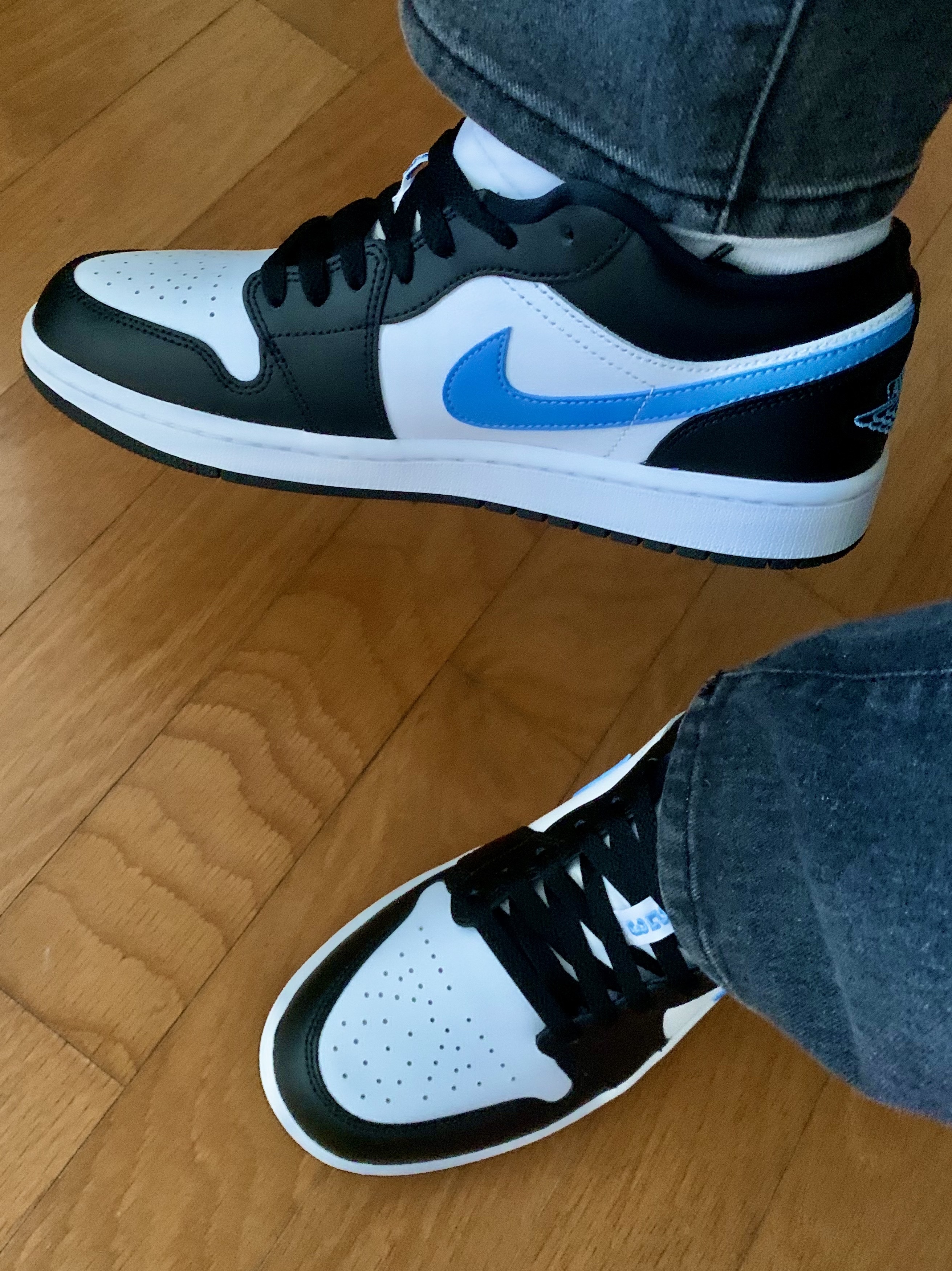 (W) Jordan 1 Low Black University Blue 착용 스타일 - 2