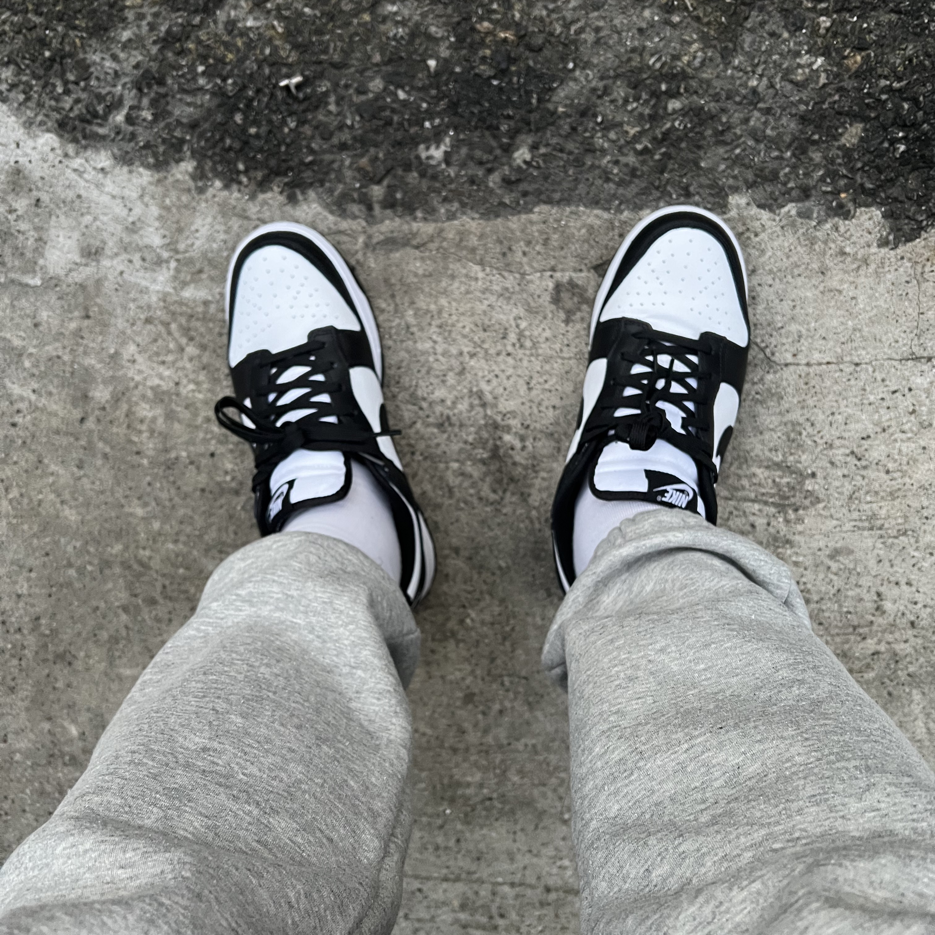 Nike Dunk Low Retro Black 착용 스타일 - 2