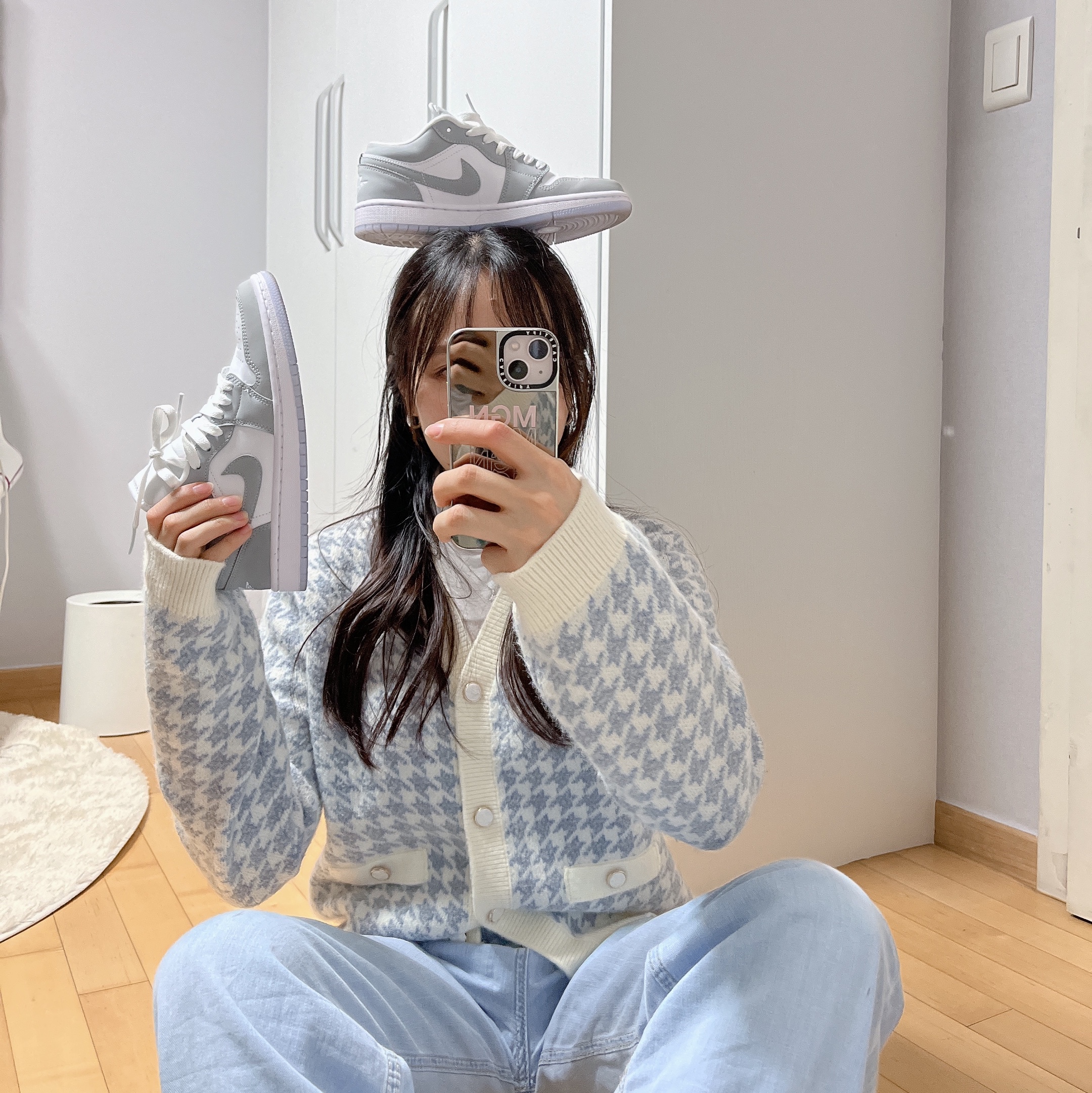 (W) Jordan 1 Low White Wolf Grey 착용 스타일 - 2