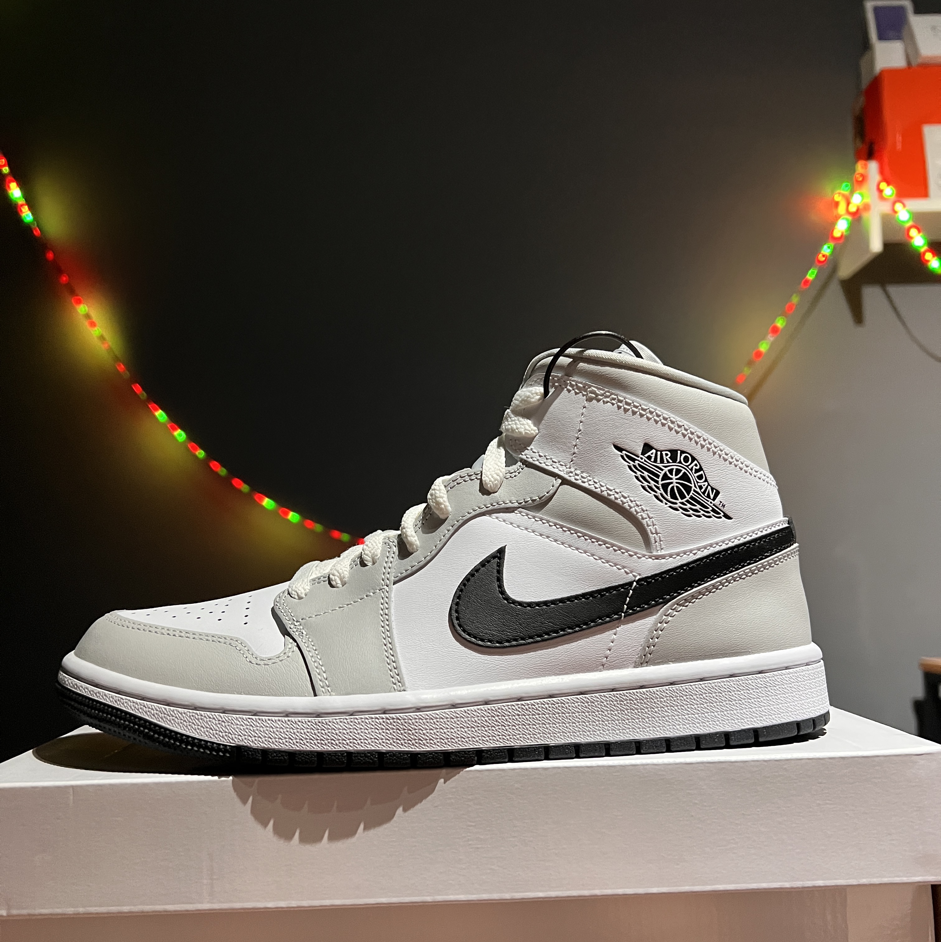 (W) Jordan 1 Mid Grey Fog 착용 스타일 - 2