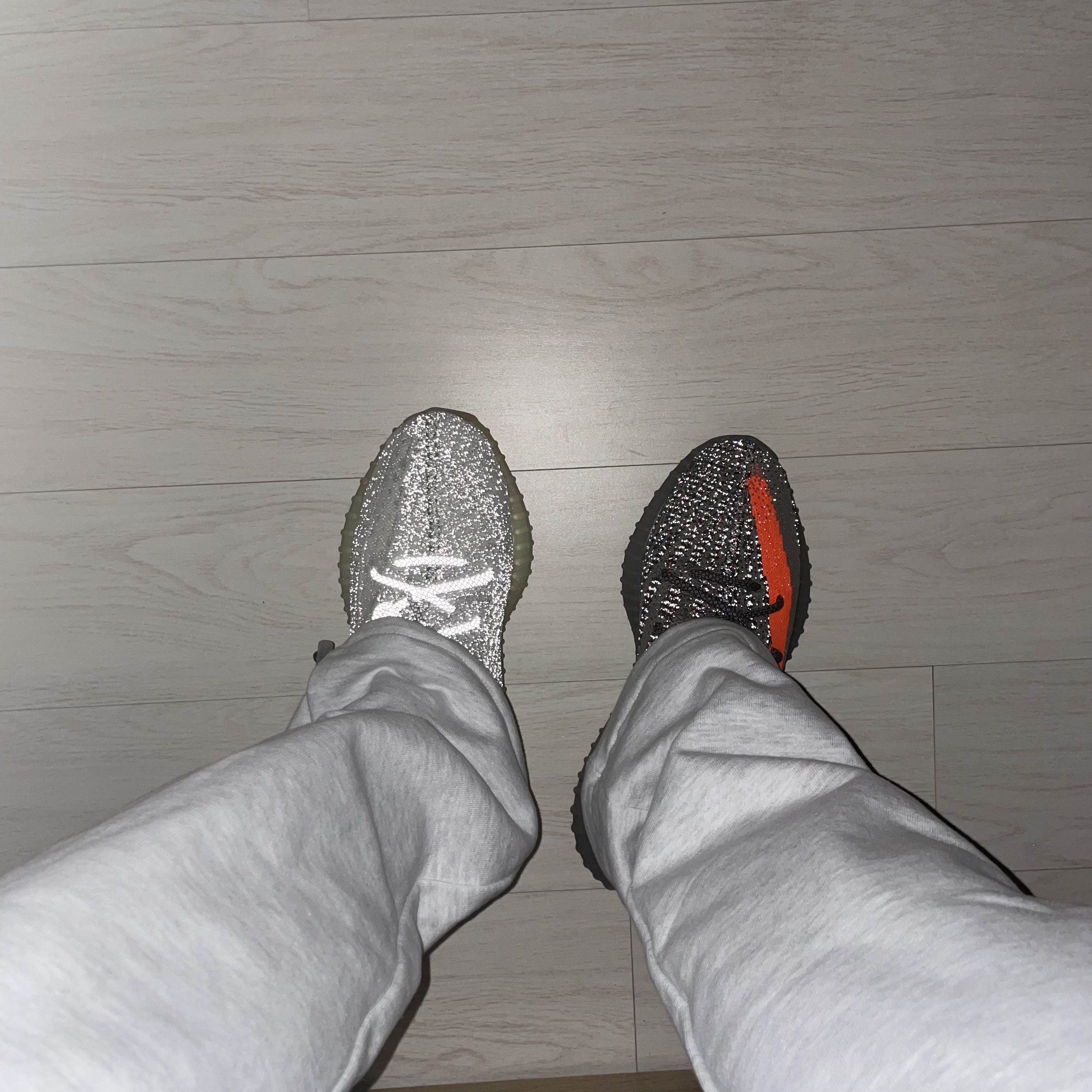Adidas Yeezy Boost 350 V2 Beluga - Reflective, Adidas Yeezy Boost 350 V2 Yeshaya - Reflective 착용 스타일 - 2
