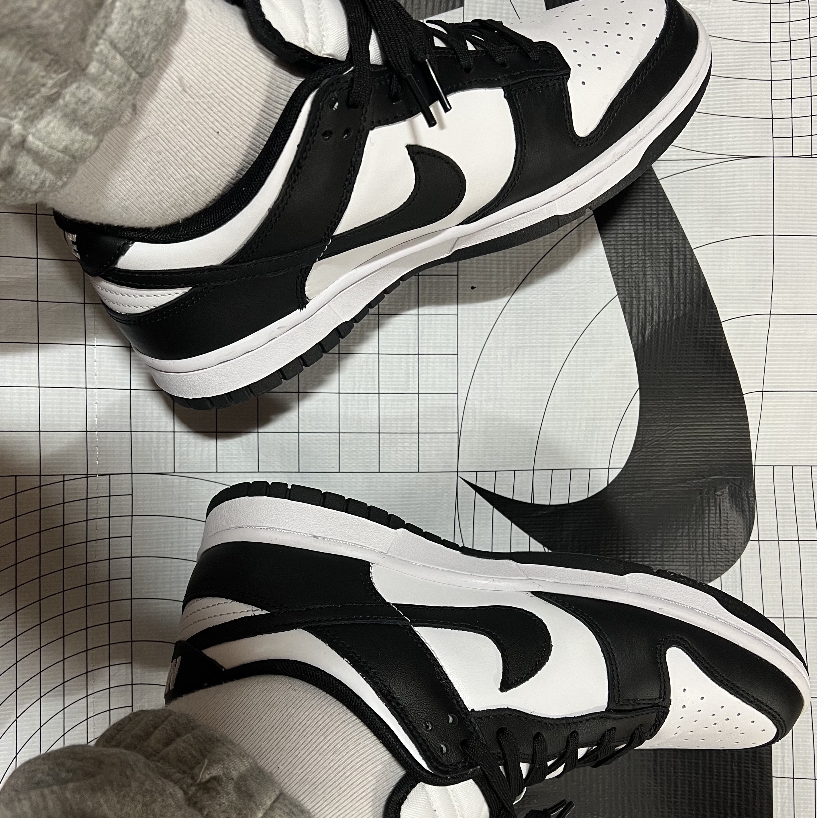 Nike Dunk Low Retro Black 착용 스타일 - 1