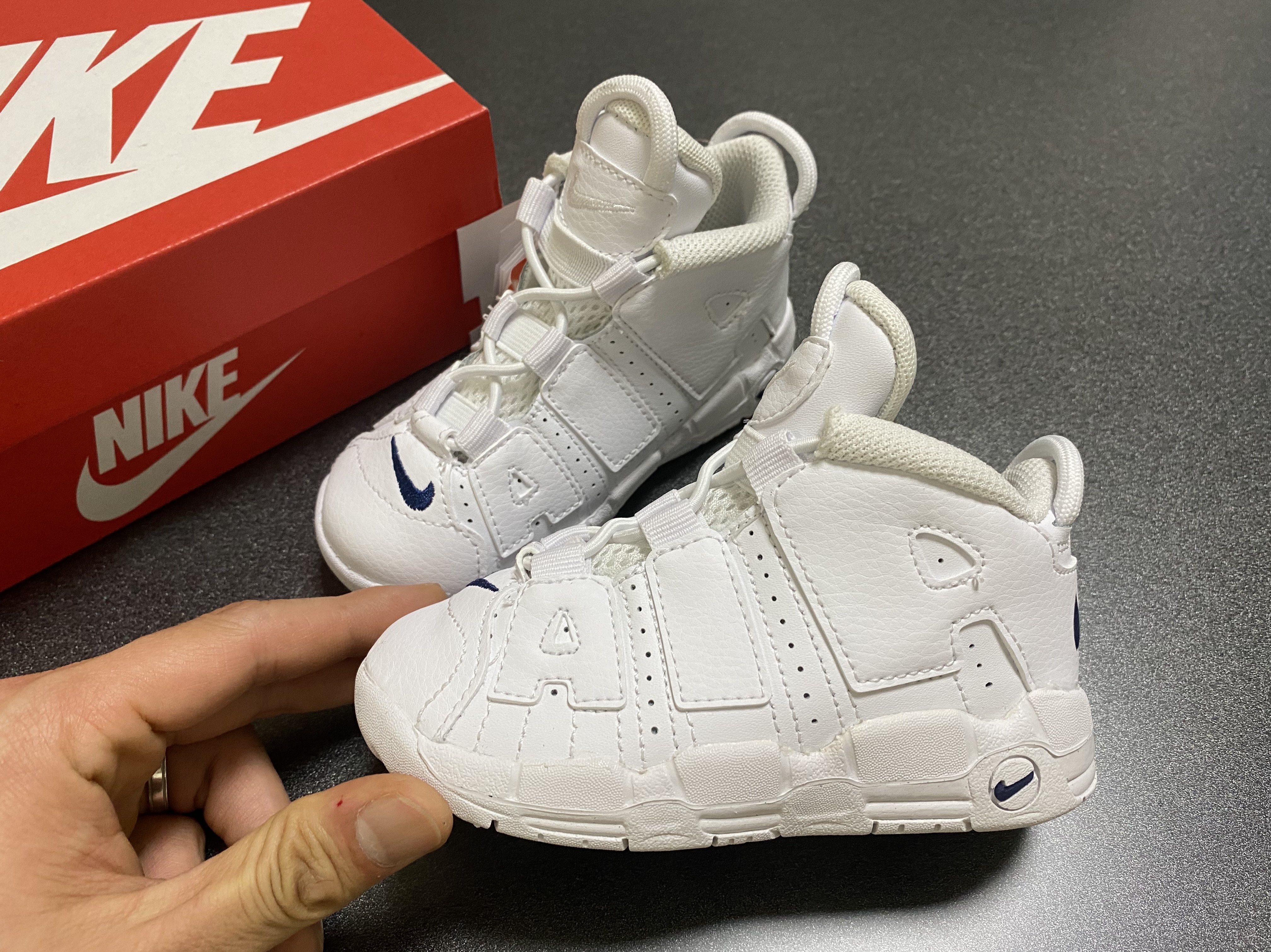 (TD) Nike Air More Uptempo Scottie Pippen, (TD) Nike Air More Uptempo University Red 착용 스타일 - 1