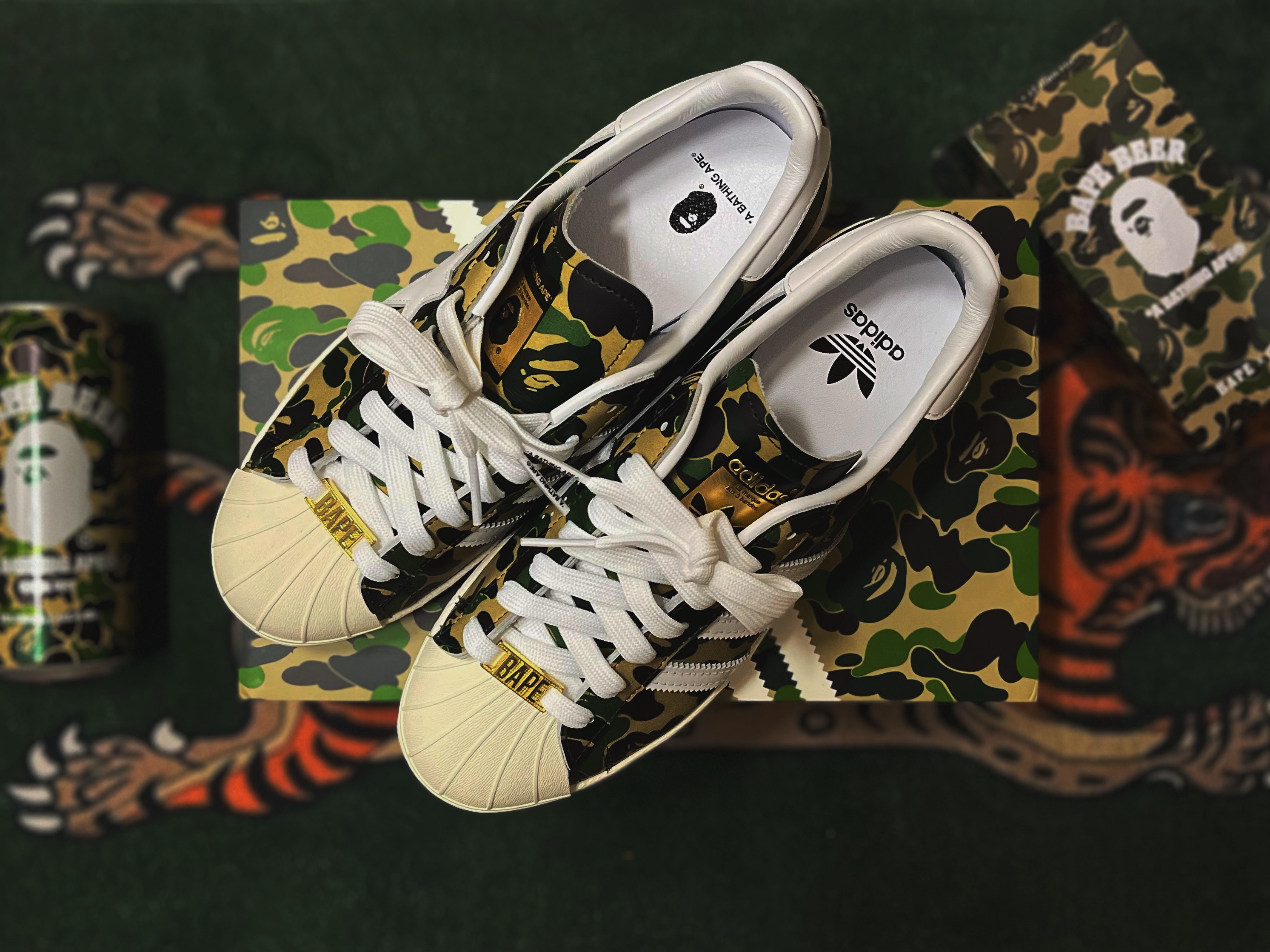 Adidas x BAPE Superstar 80s Green Camo 착용 스타일