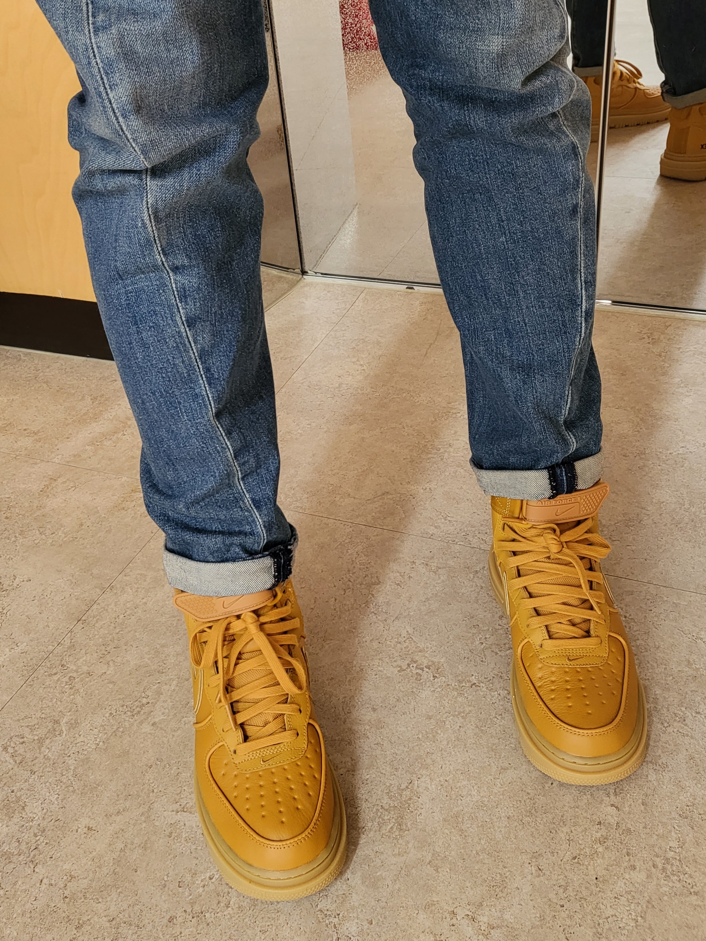 Nike Air Force 1 High Gore-Tex Boot Wheat 착용 스타일 - 1