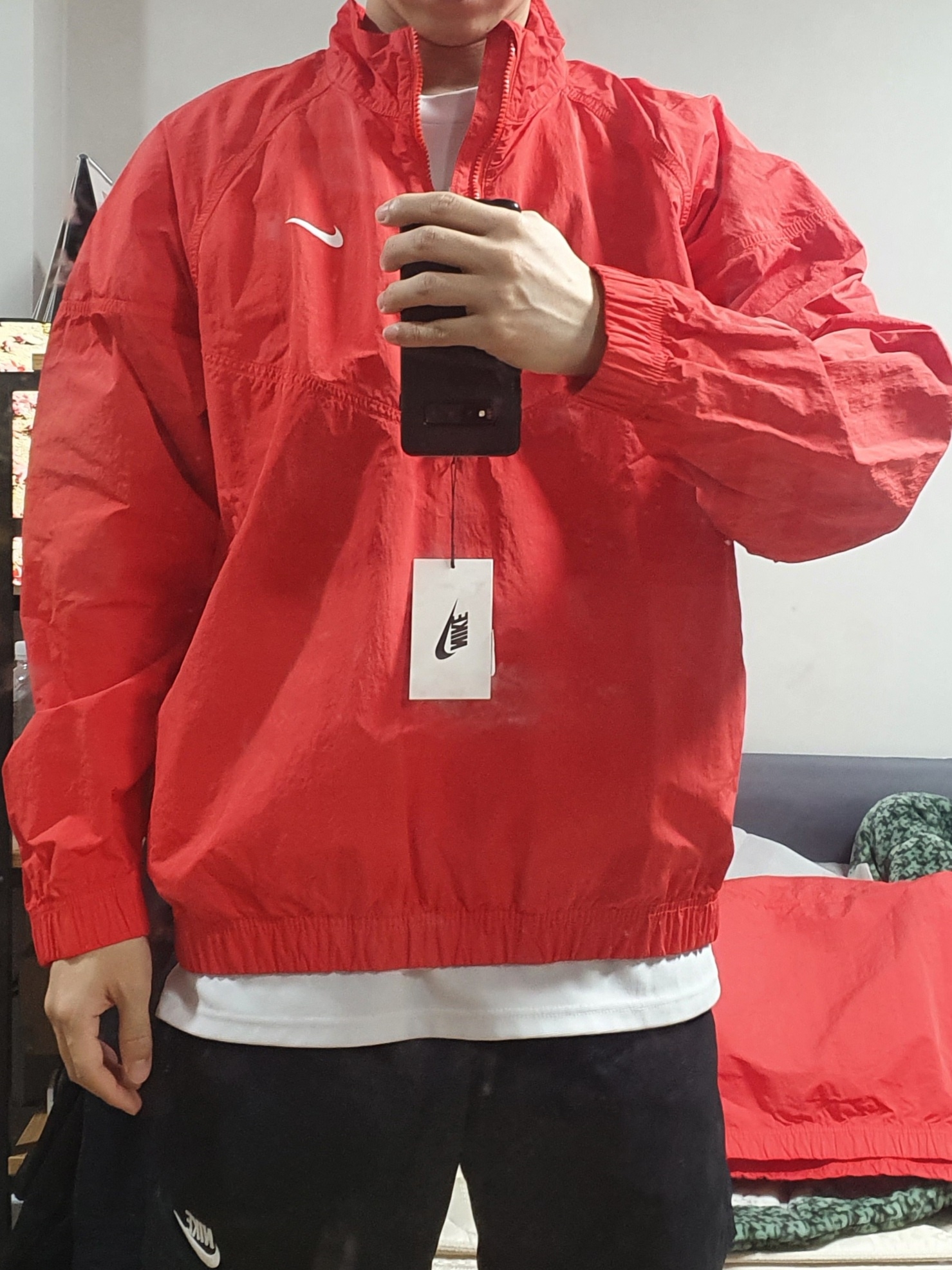 Nike x Stussy Windrunner Jacket Habanero Red 착용 스타일 - 1