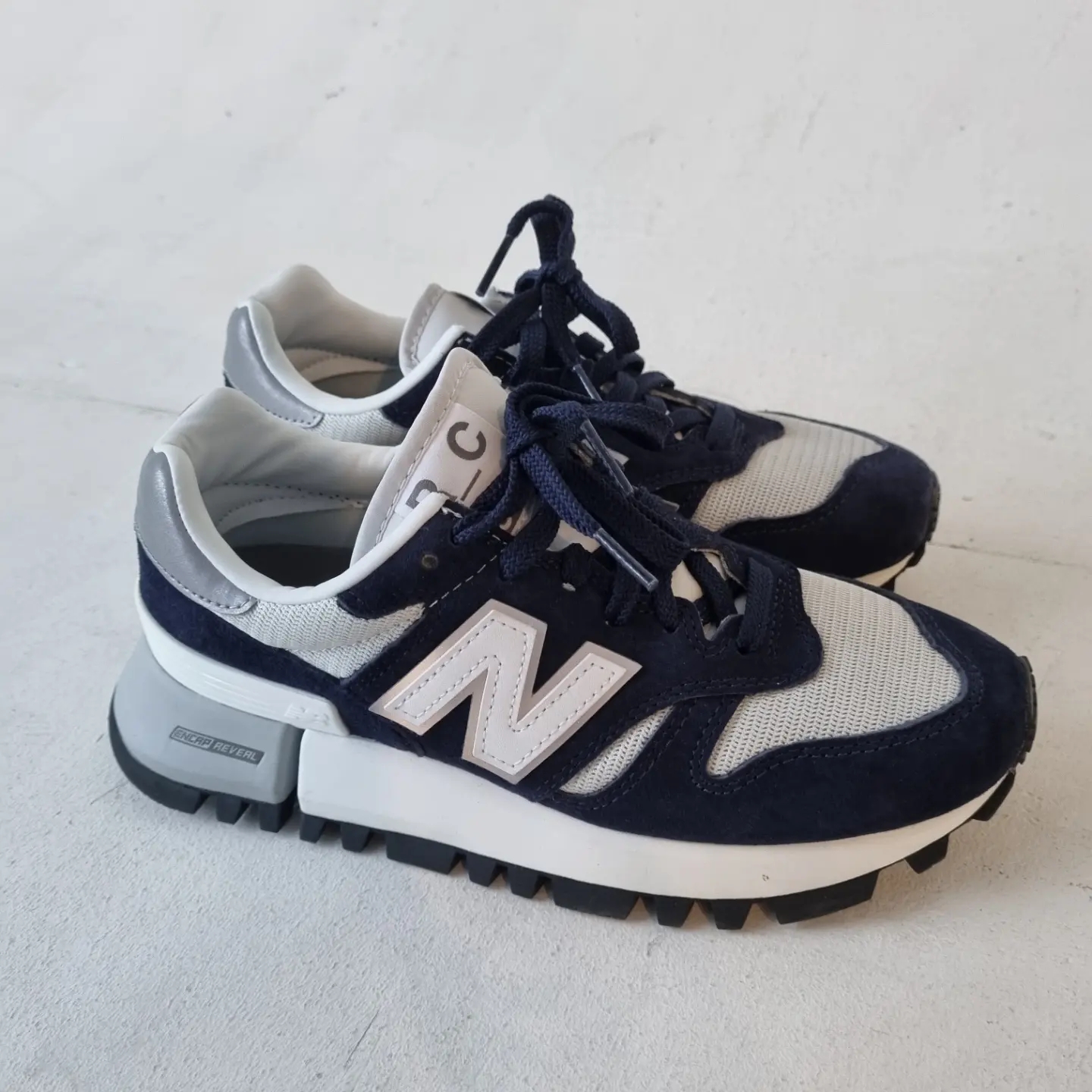 New Balance R_C 1300 Navy Pigment 착용 스타일 - 4