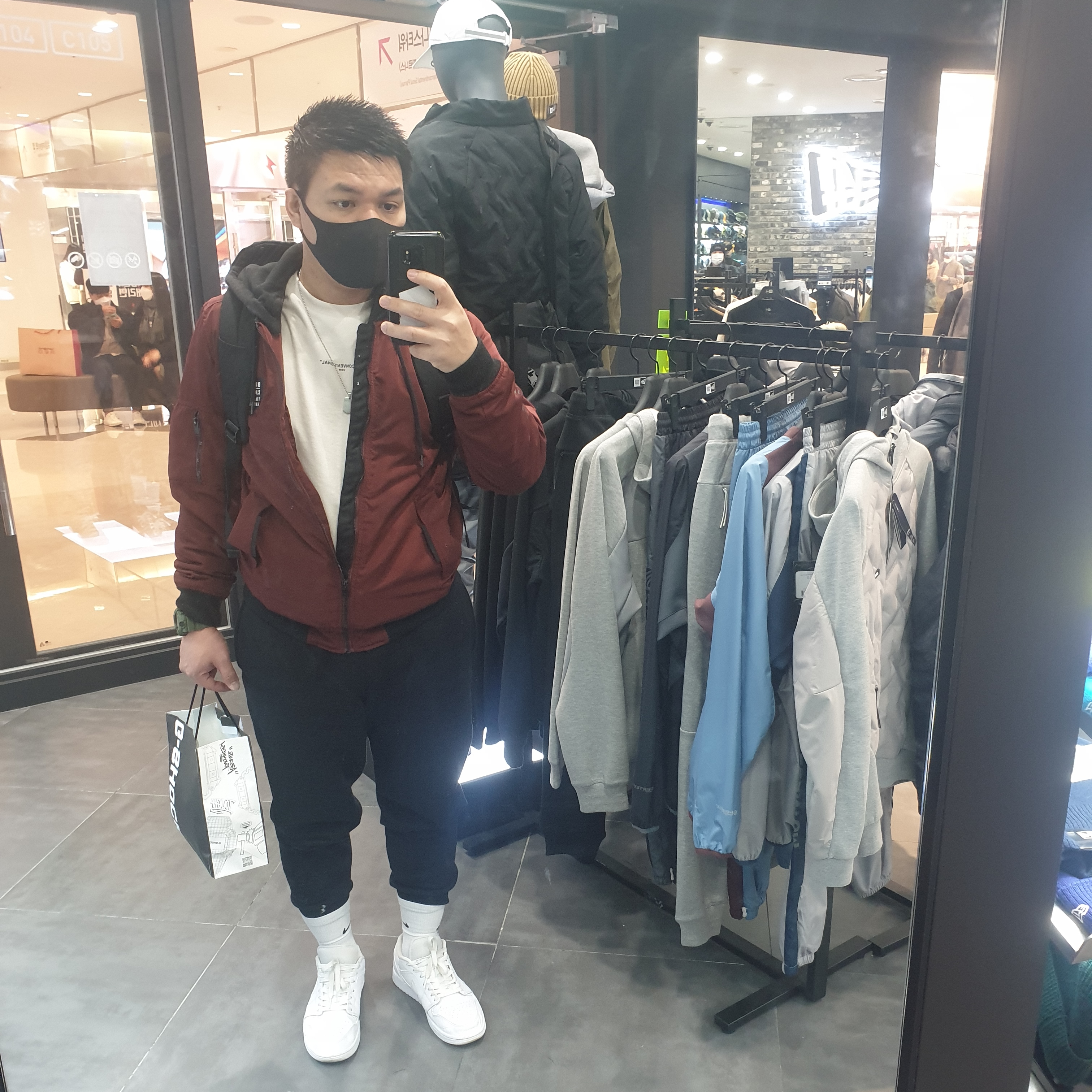 Jordan 1 Low Triple White 2019 착용 스타일 - 4