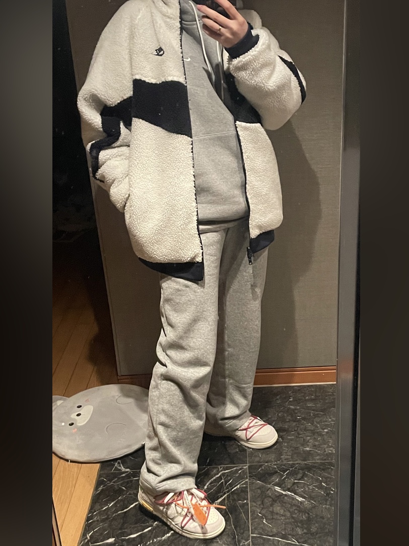 Nike Big Swoosh Full Zip Jacket White Navy, Nike NRG Solo Swoosh Fleece Hoodie Dark Grey Heather - Asia 착용 스타일 - 2