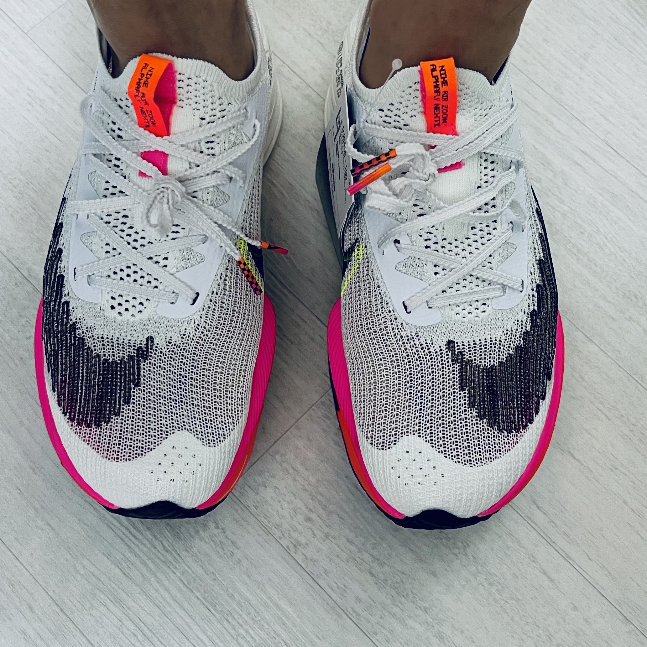 Nike Air Zoom Alphafly Next% Flyknit Rawdacious 착용 스타일 - 3
