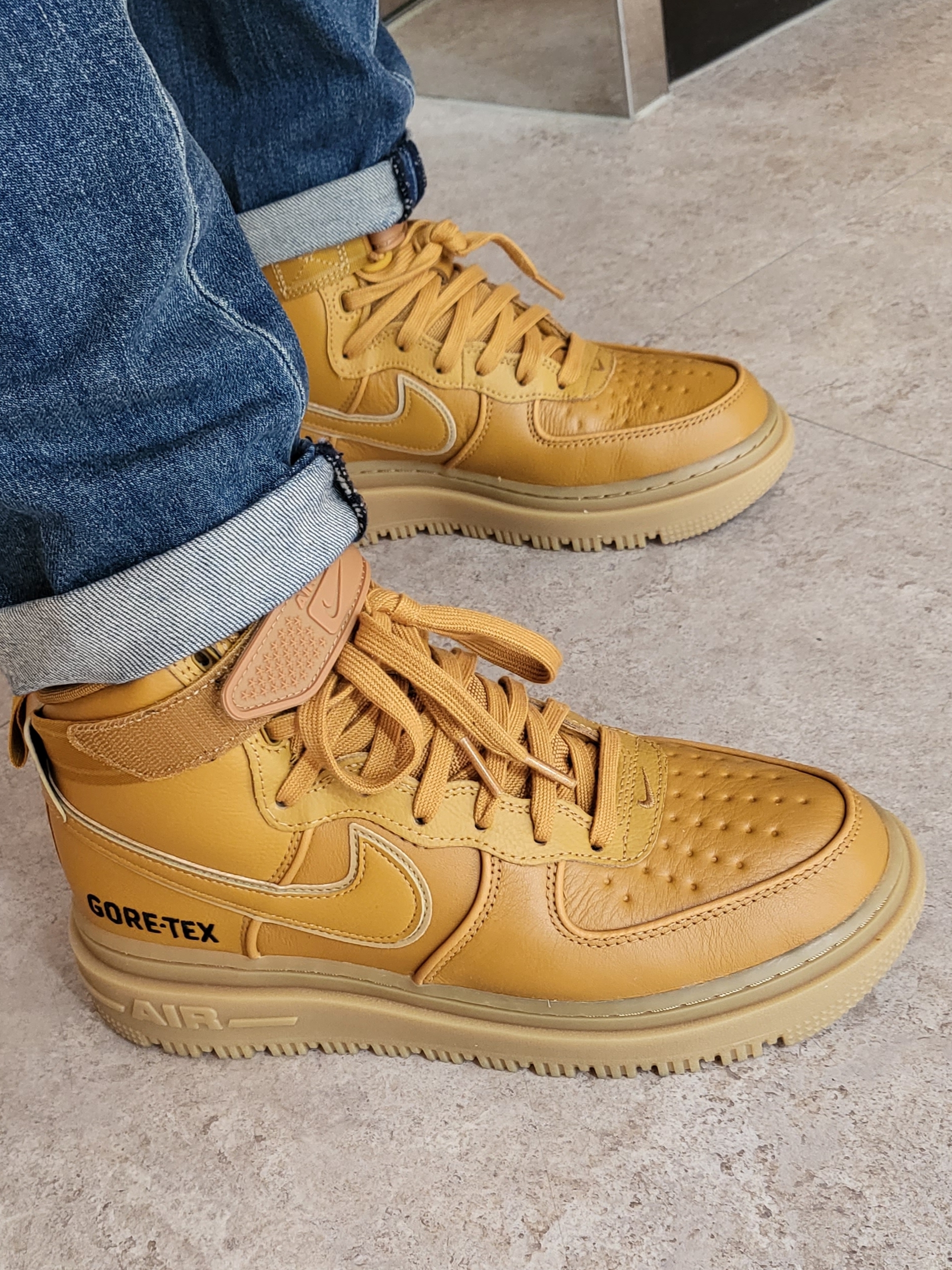 Nike Air Force 1 High Gore-Tex Boot Wheat 착용 스타일 - 3