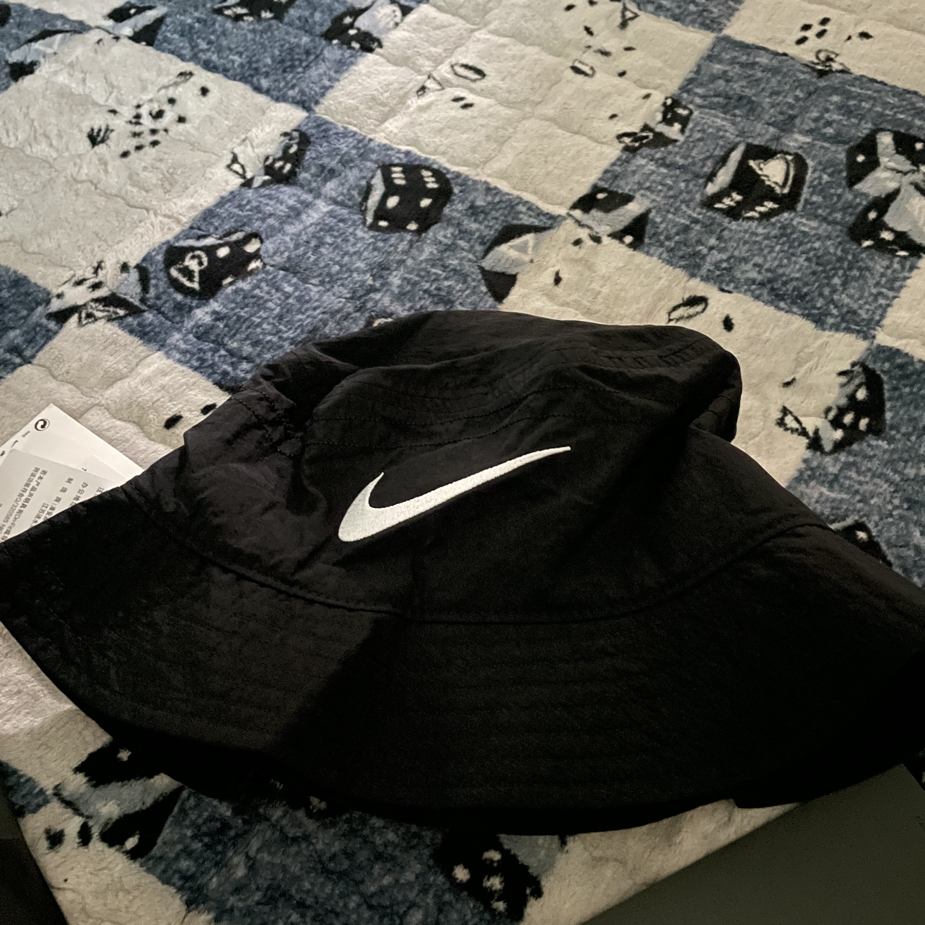 Nike x Stussy Bucket Hat Black 착용 스타일 - 3