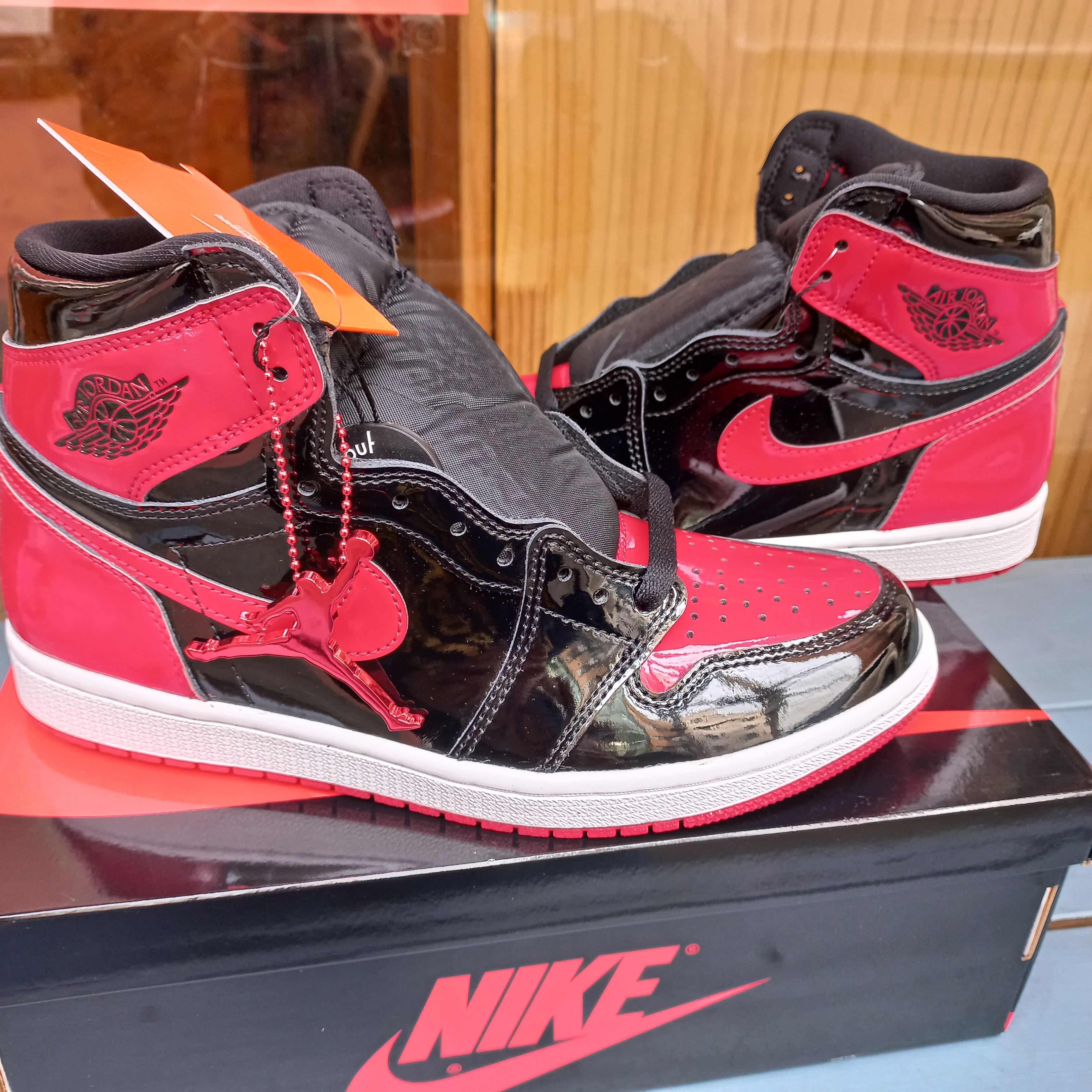Jordan 1 Retro High OG Patent Bred 착용 스타일