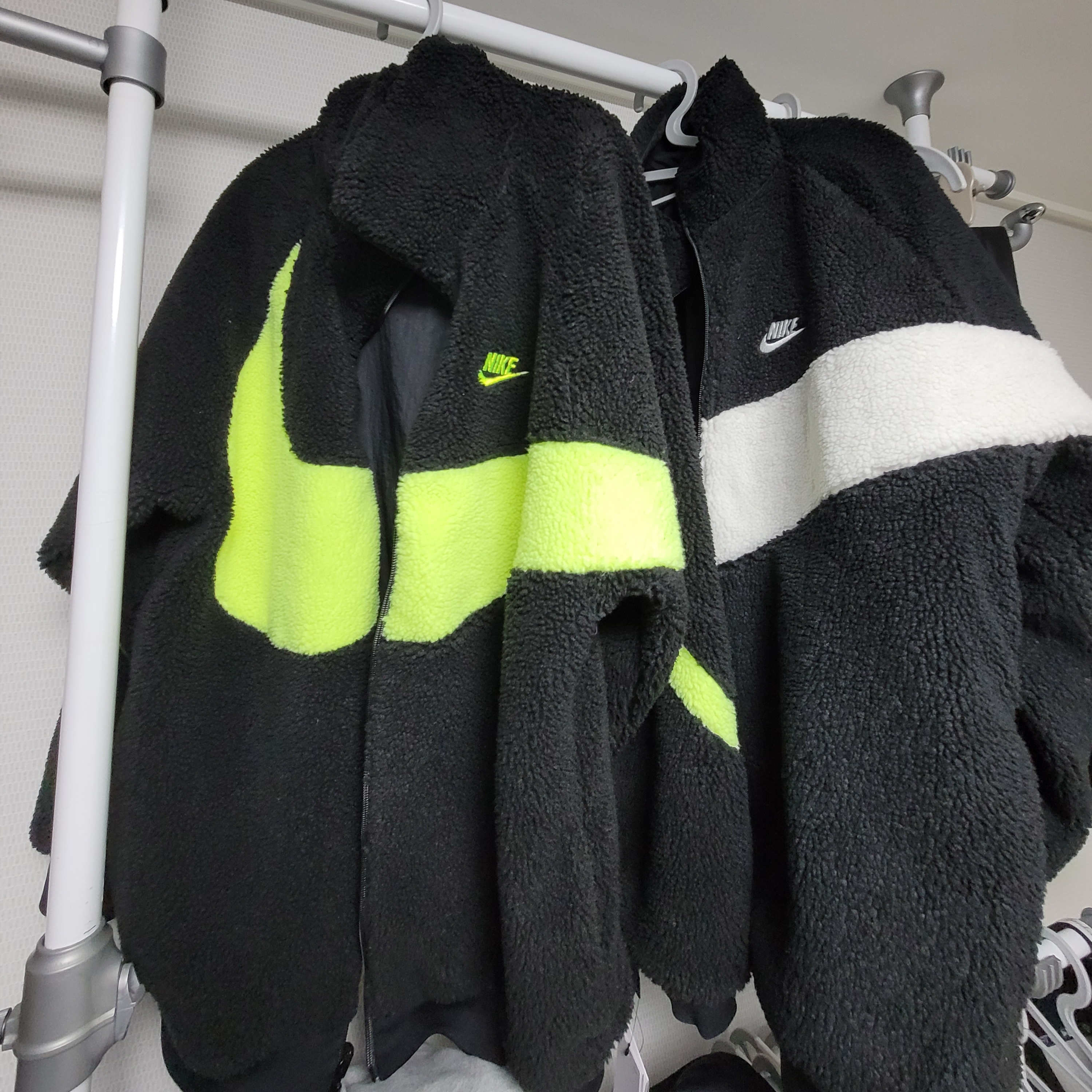 Nike Big Swoosh Full Zip Jacket Black Sail, Nike Big Swoosh Full Zip Jacket Black Volt 착용 스타일