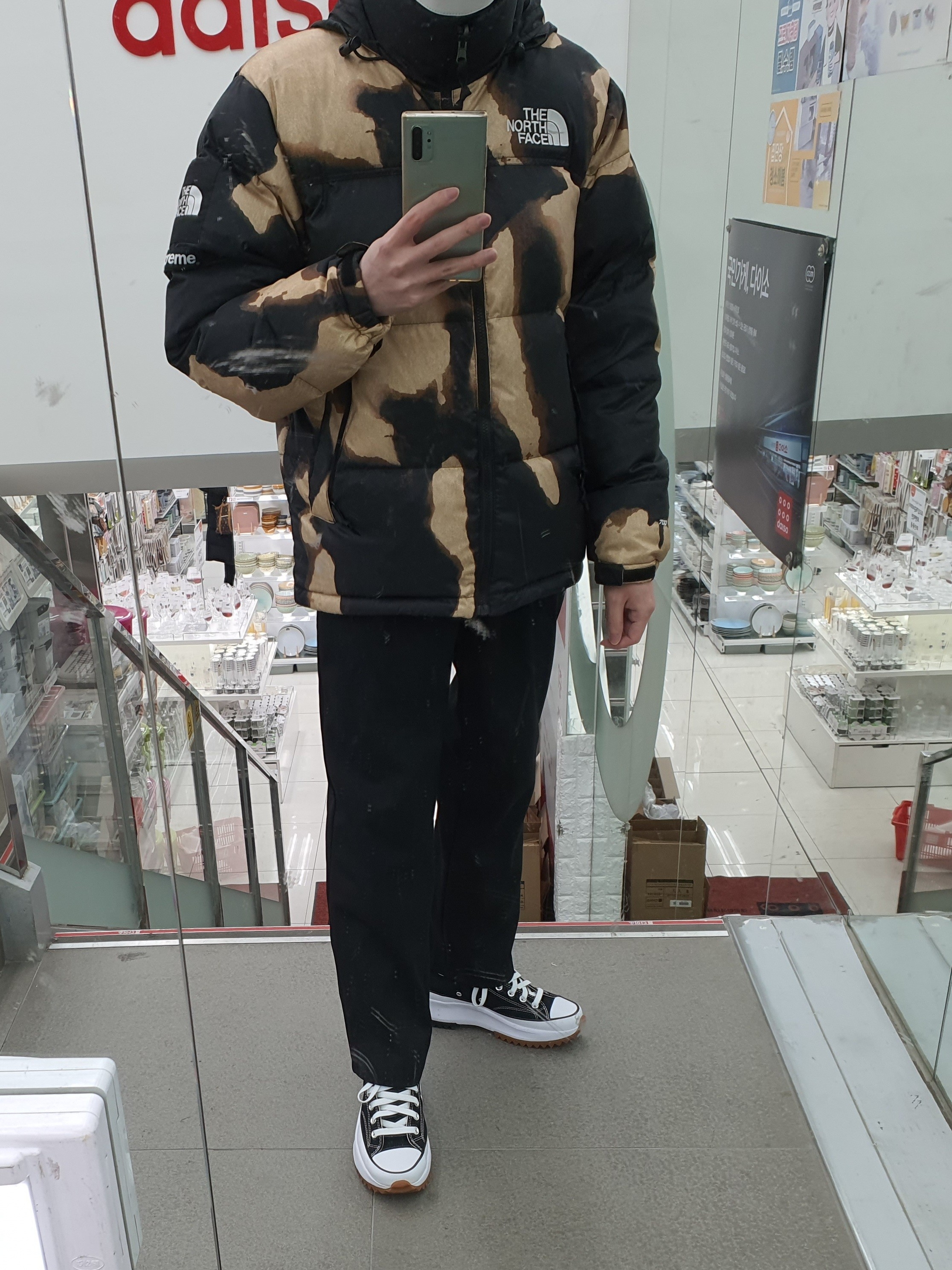 Supreme x The North Face Bleached Denim Print Nuptse Jacket Black - 21FW 착용 스타일