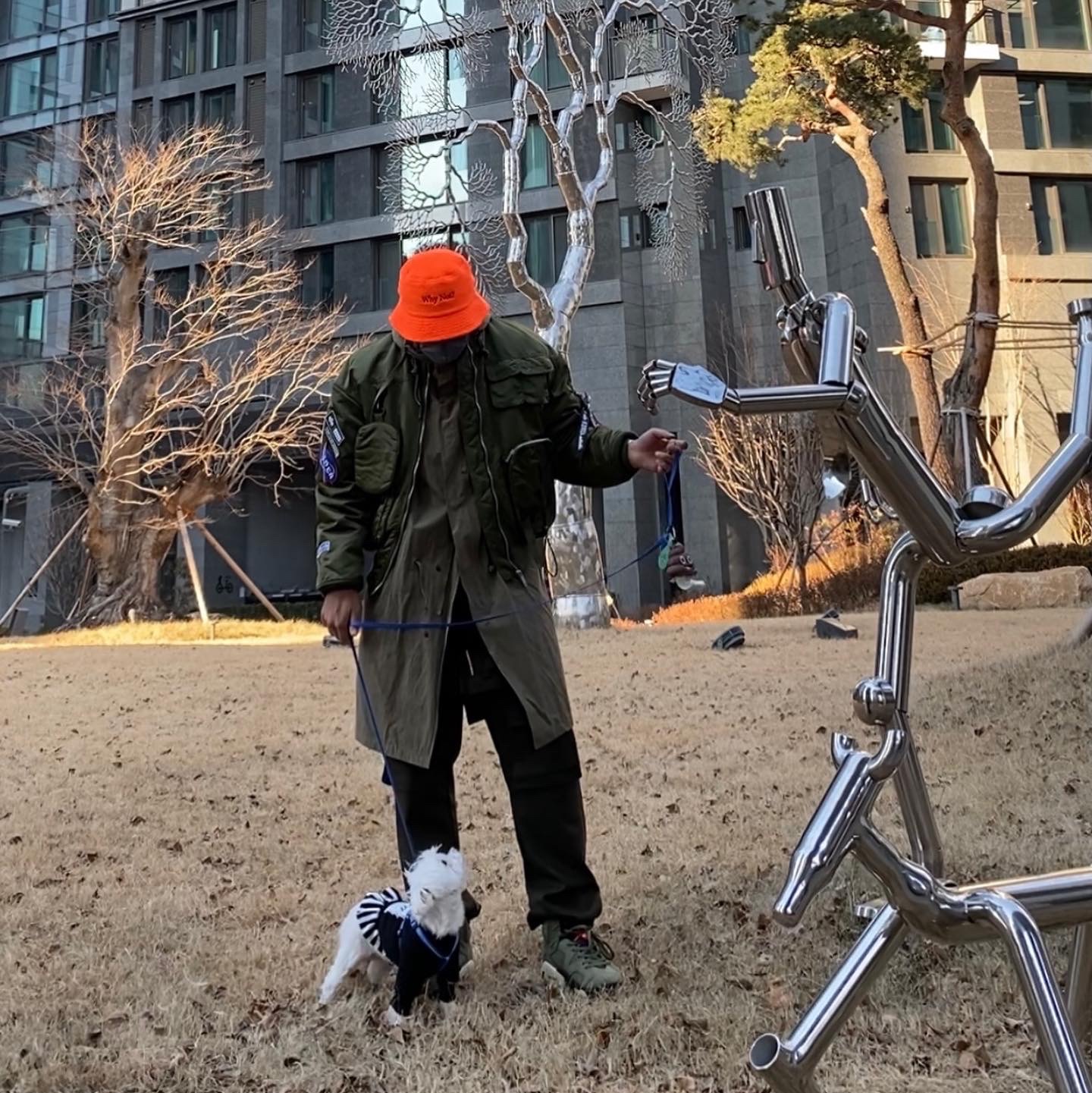 Jordan 6 x Travis Scott Retro Olive 착용 스타일