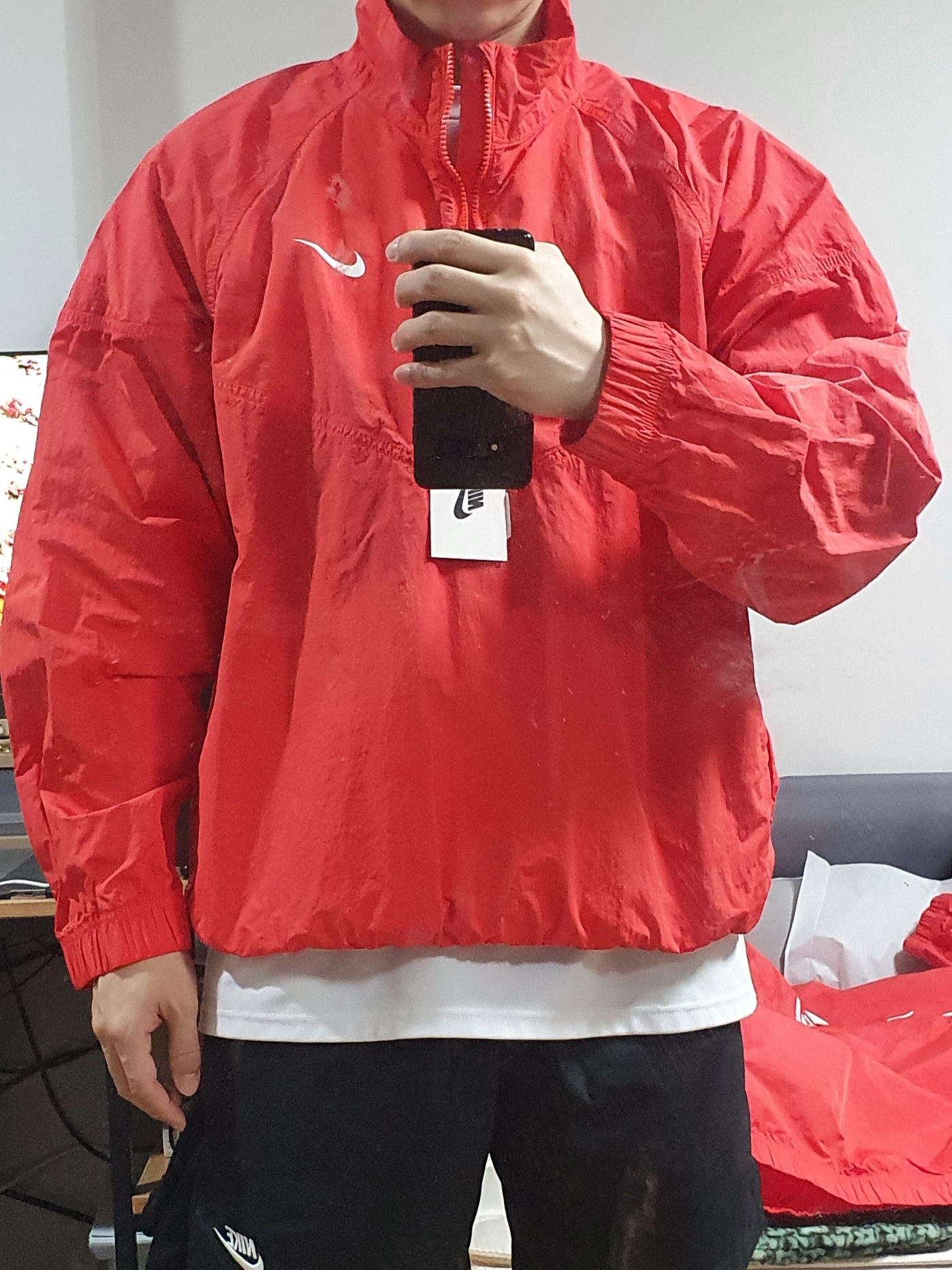 Nike x Stussy Windrunner Jacket Habanero Red 착용 스타일 - 3