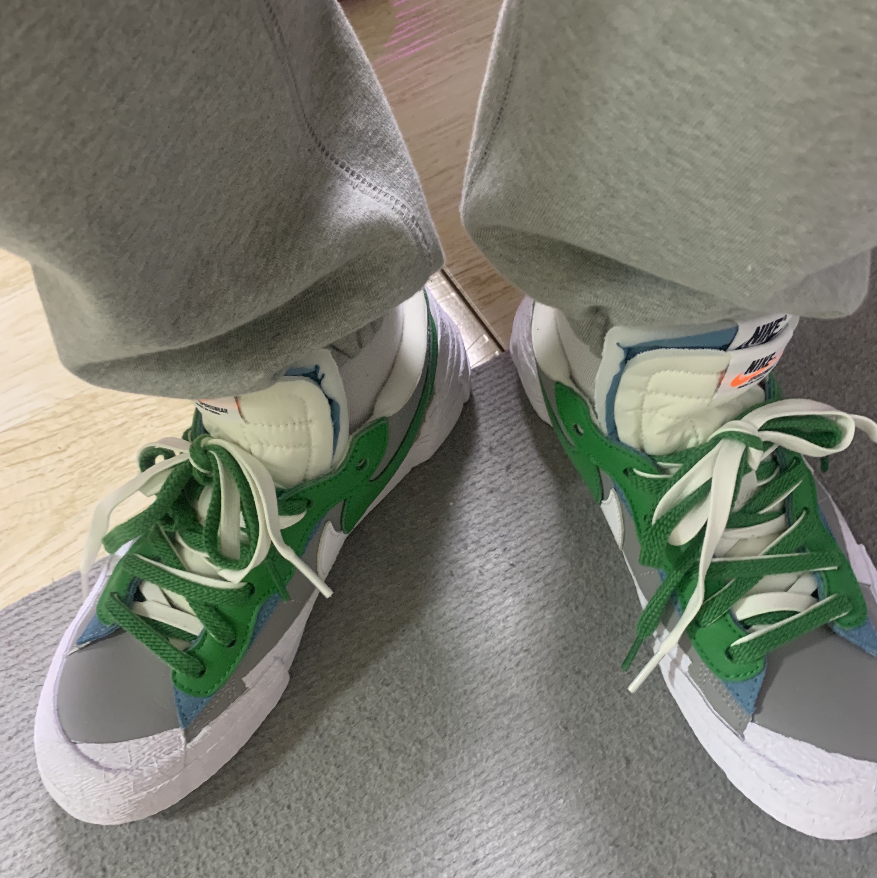 Nike x Sacai Blazer Low Classic Green 착용 스타일 - 2