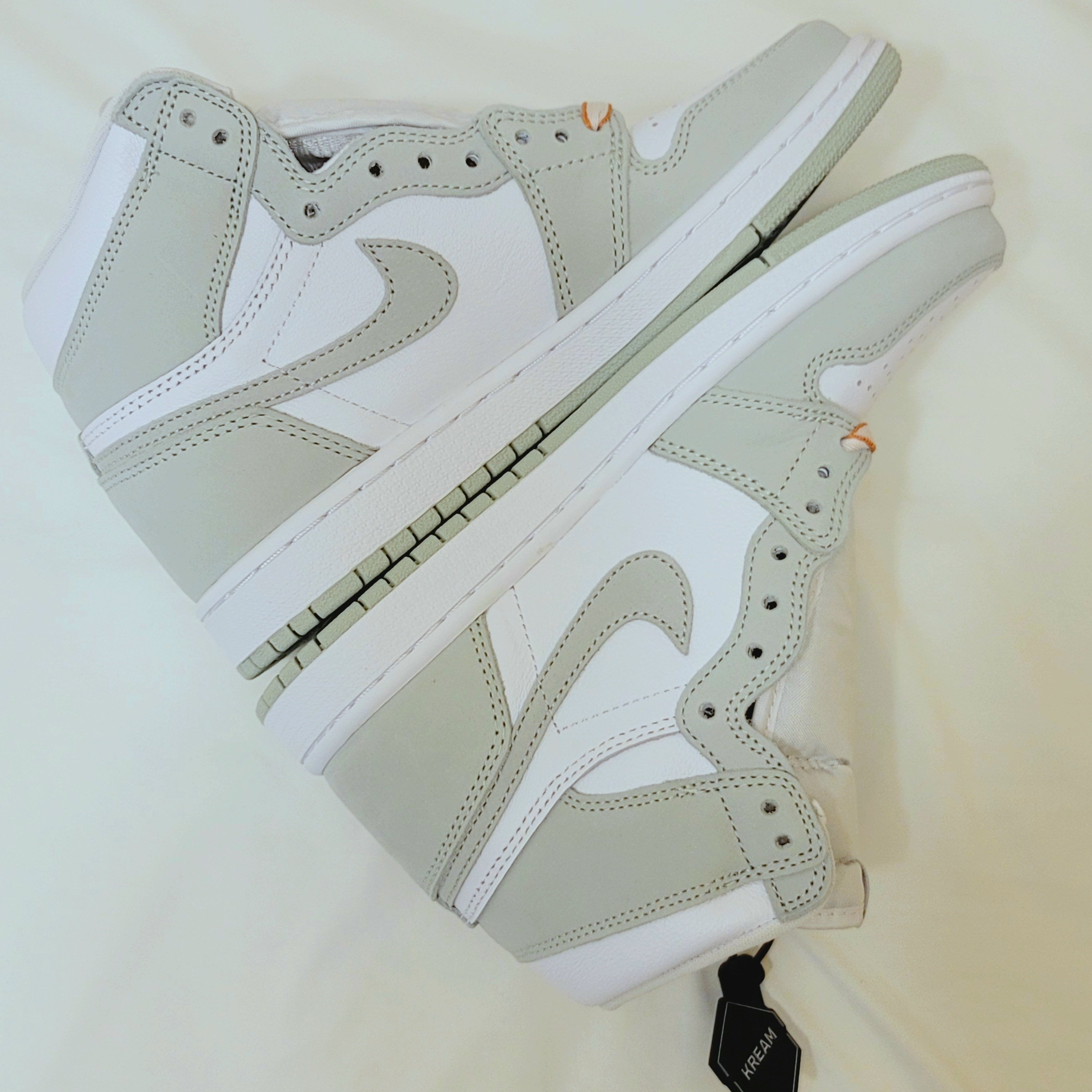 (W) Jordan 1 Retro High OG Seafoam 착용 스타일 - 2