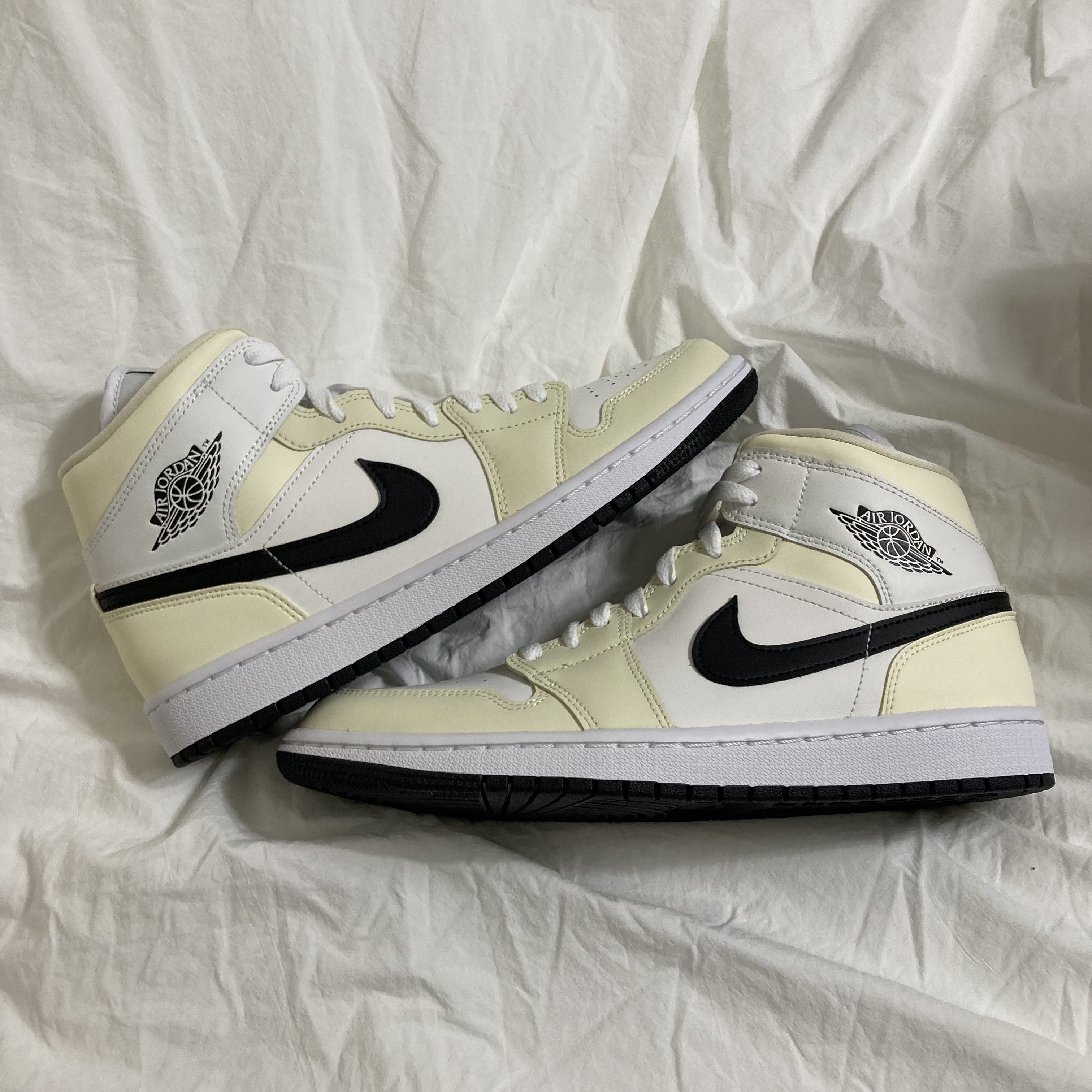 (W) Jordan 1 Mid Coconut Milk 착용 스타일 - 3