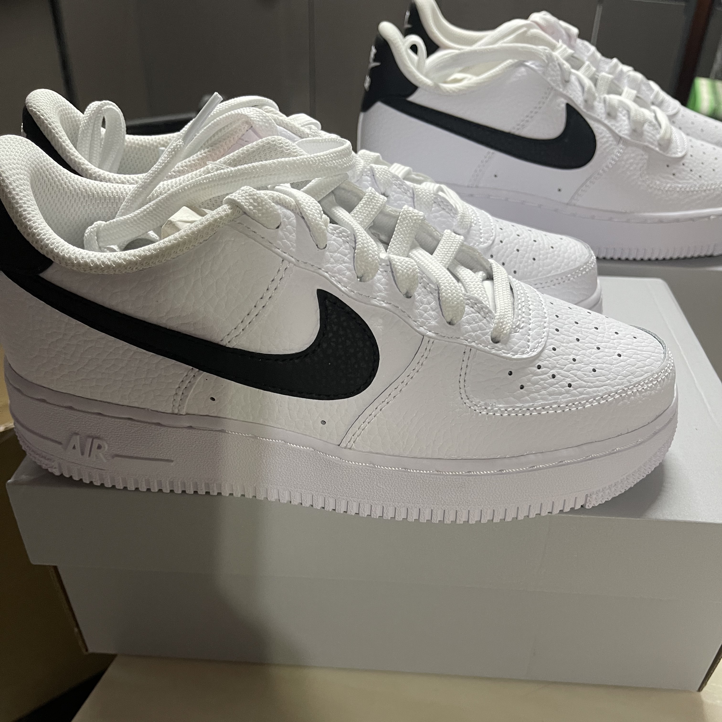 (W) Nike Air Force 1 '07 Low White Black 착용 스타일