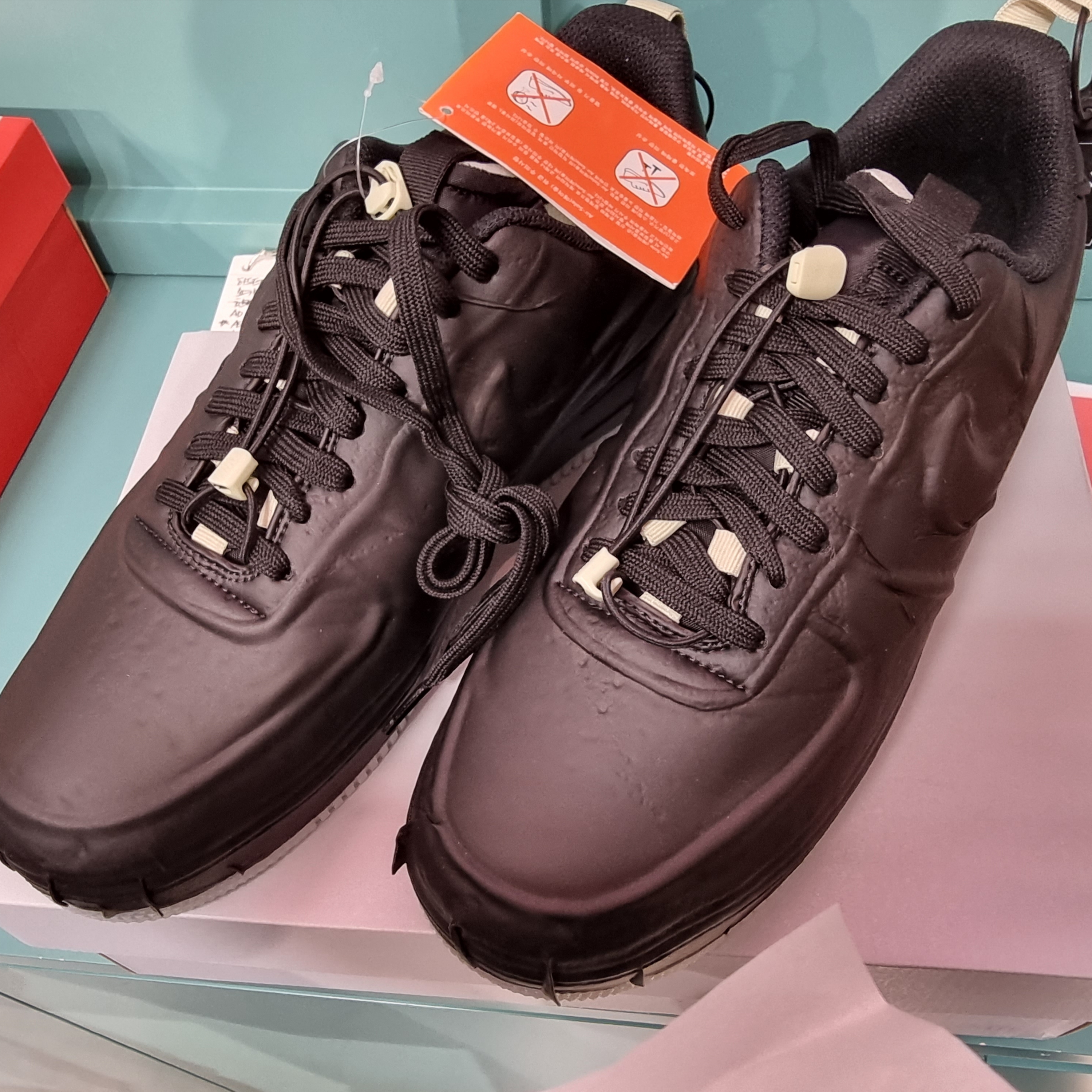 Nike Air Force 1 Low Experimental Black Olive Aura 착용 스타일 - 4
