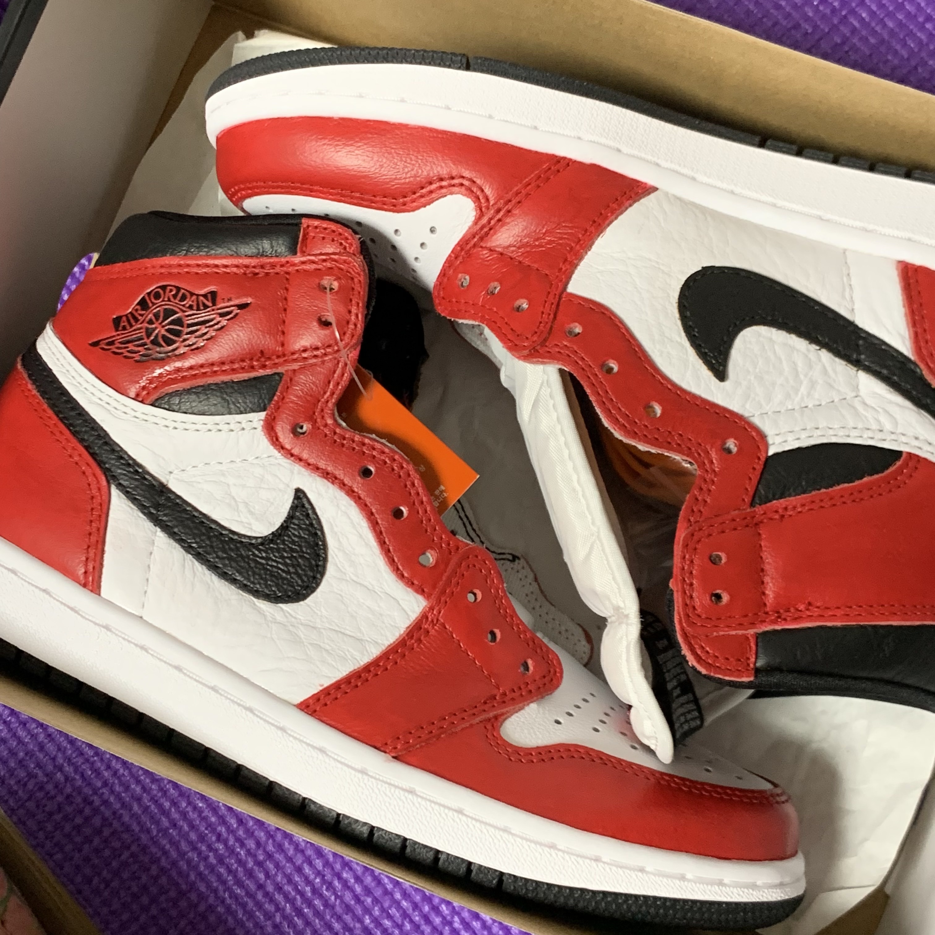 Jordan 1 Retro High OG Light Fusion Red 착용 스타일