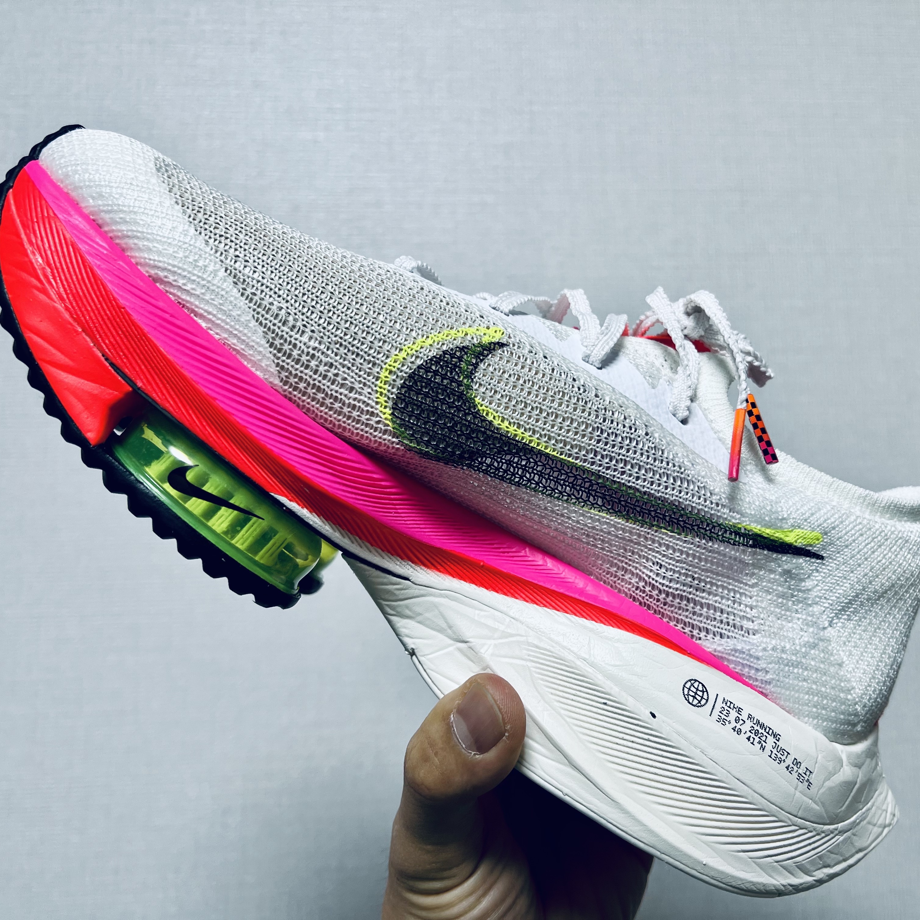 Nike Air Zoom Alphafly Next% Flyknit Rawdacious 착용 스타일 - 2