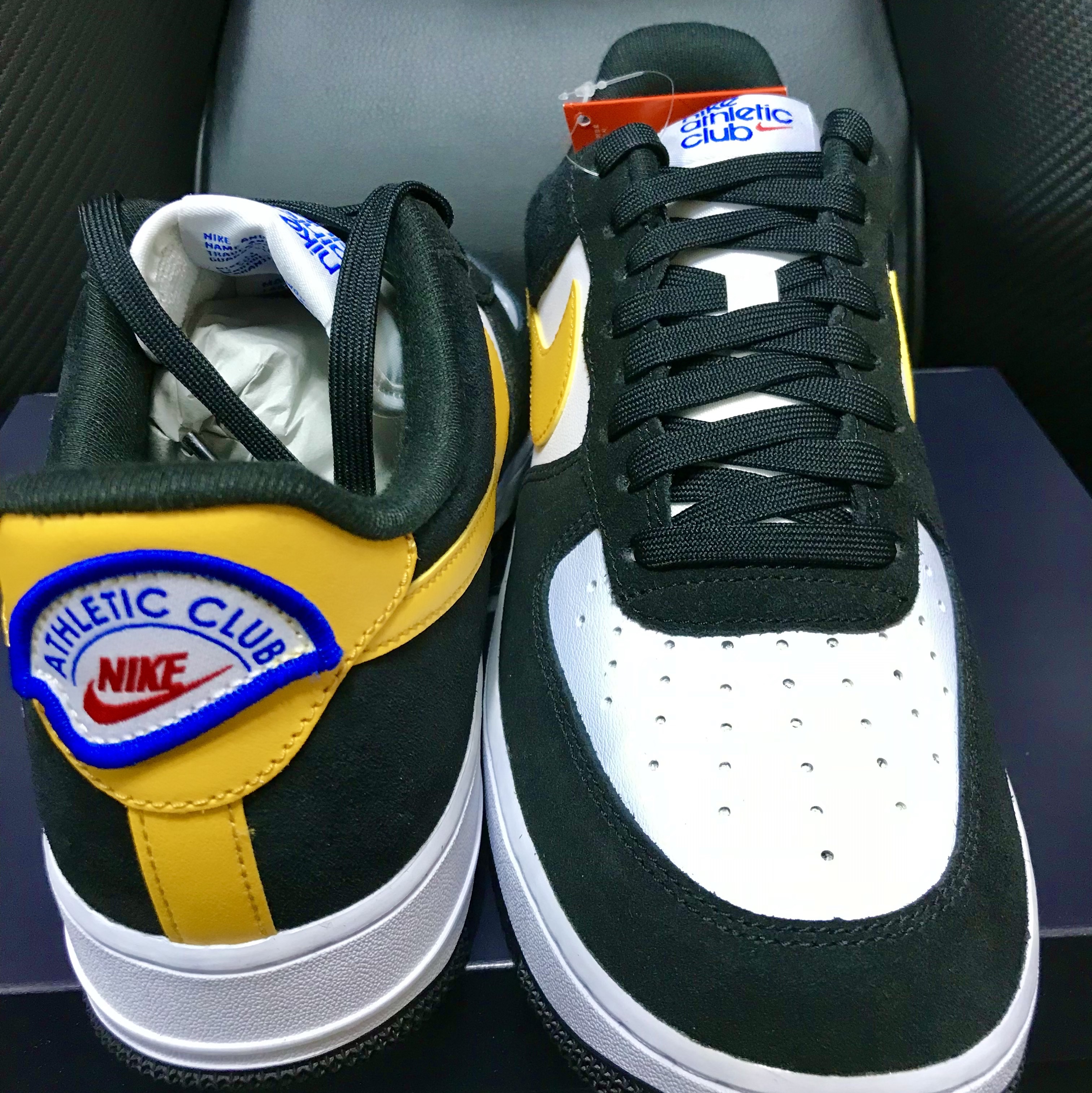 Nike Air Force 1 '07 LV8 Athletic Club Black Dark Sulfur 착용 스타일 - 4
