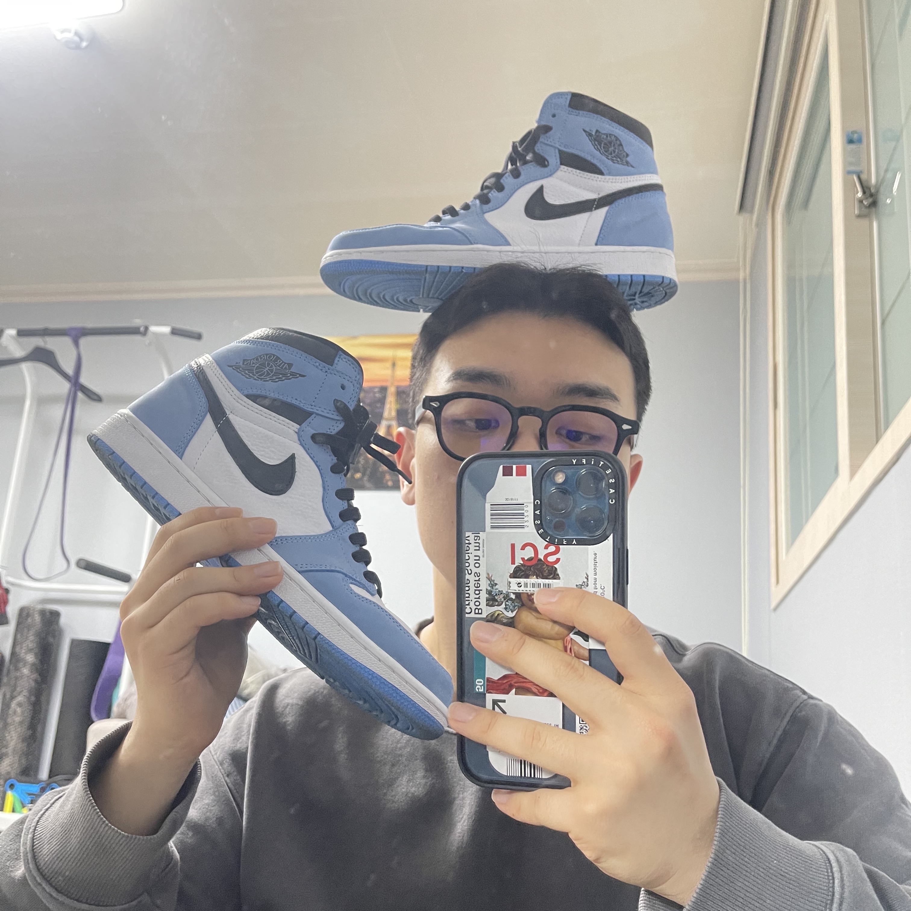 Jordan 1 Retro High OG University Blue 착용 스타일