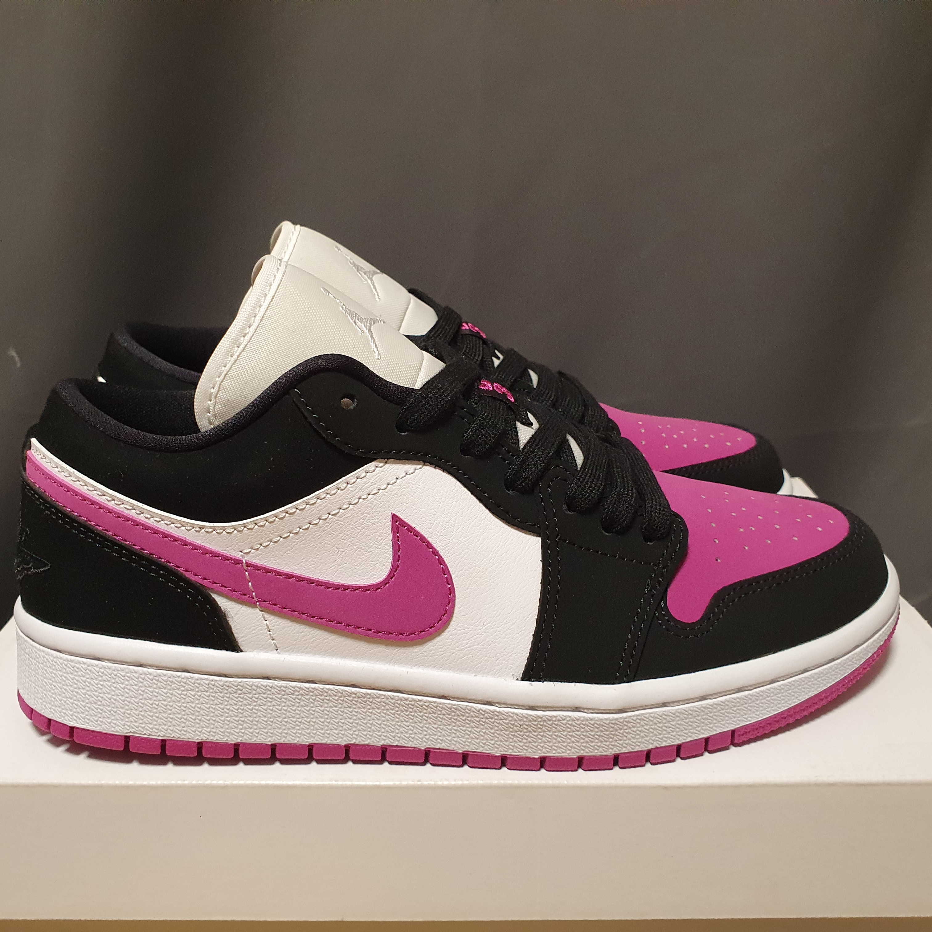 (W) Jordan 1 Low Cactus Flower 착용 스타일 - 1