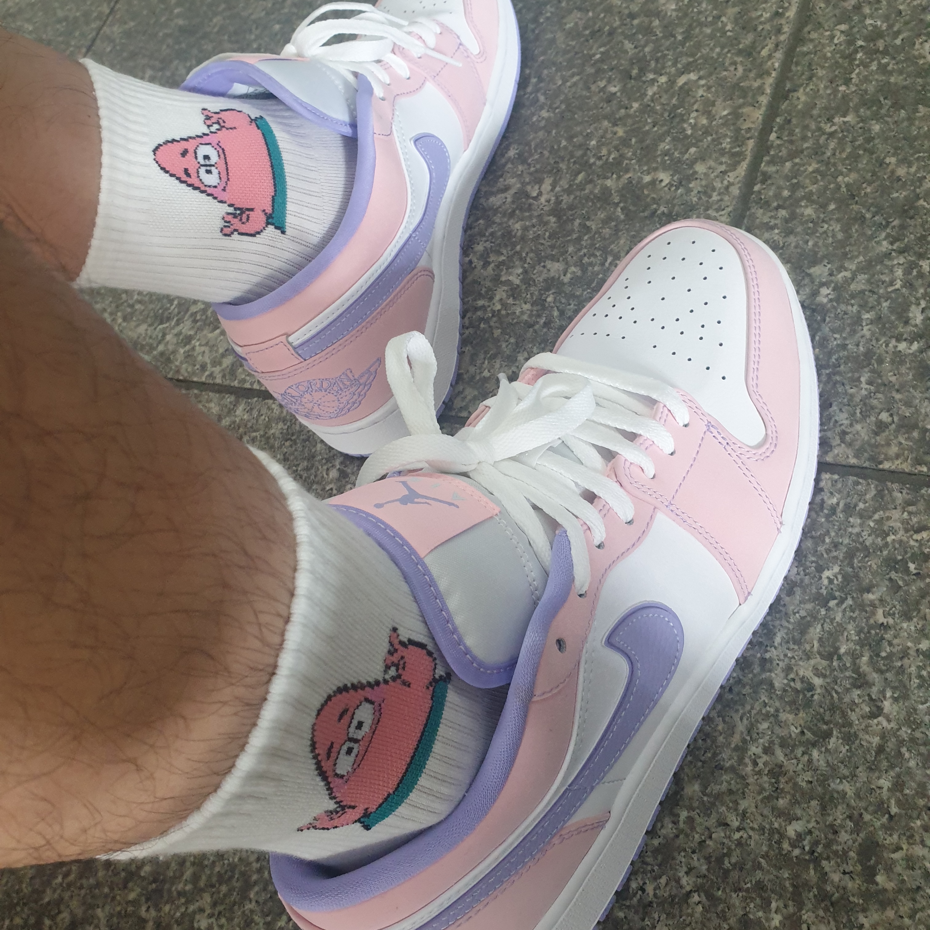 Jordan 1 Low SE Arctic Punch 착용 스타일 - 5