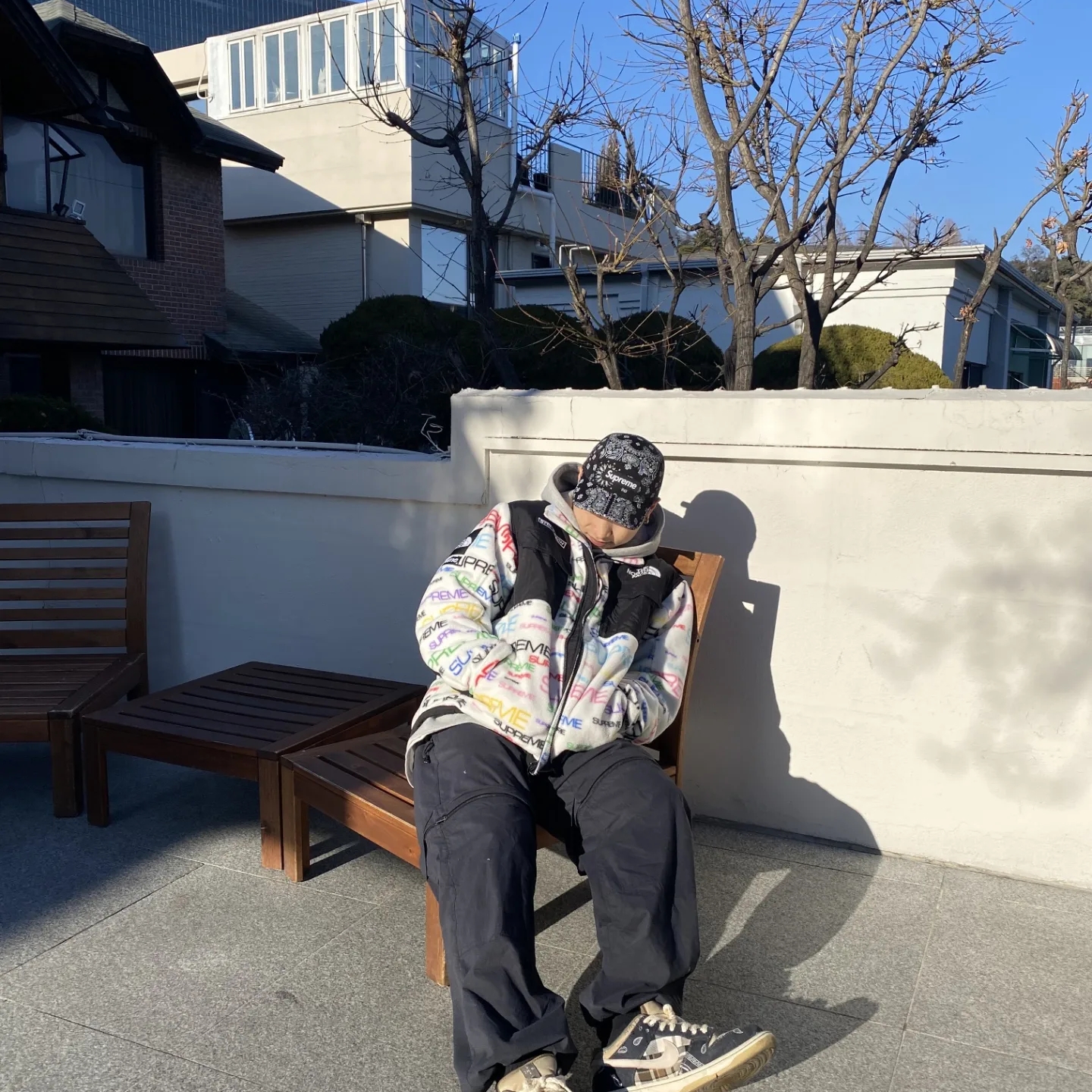 Supreme Bandana Camp Cap Black - 21SS, Supreme x The North Face Steep Tech Fleece Jacket White - 21FW 착용 스타일 - 2