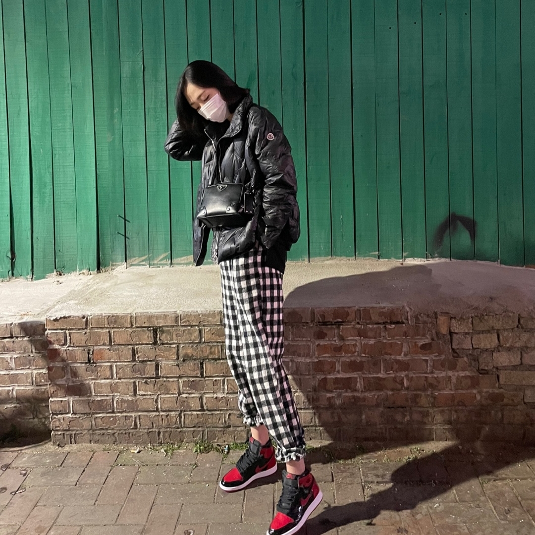 Jordan 1 Retro High OG Patent Bred 착용 스타일 - 1
