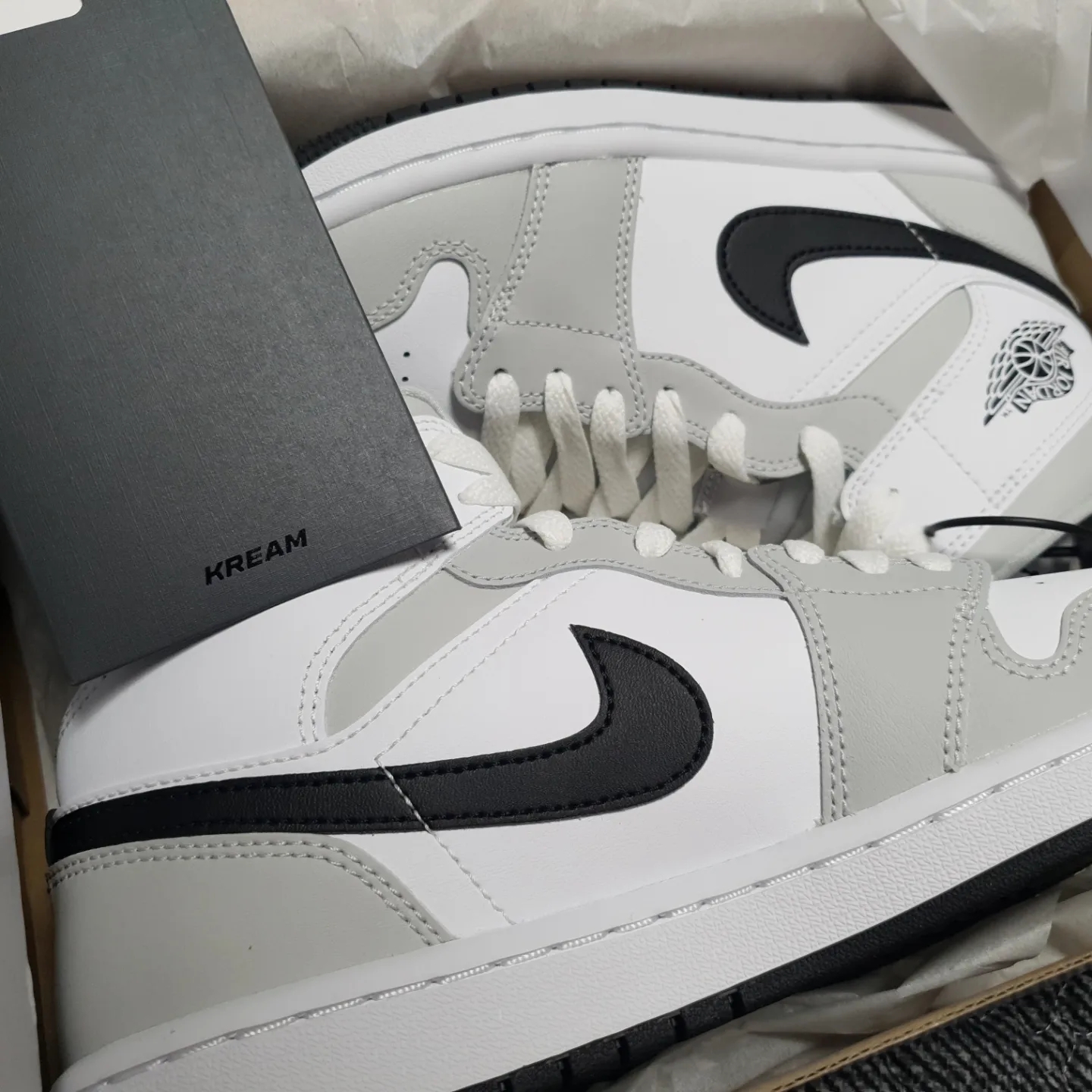 (W) Jordan 1 Mid Grey Fog 착용 스타일