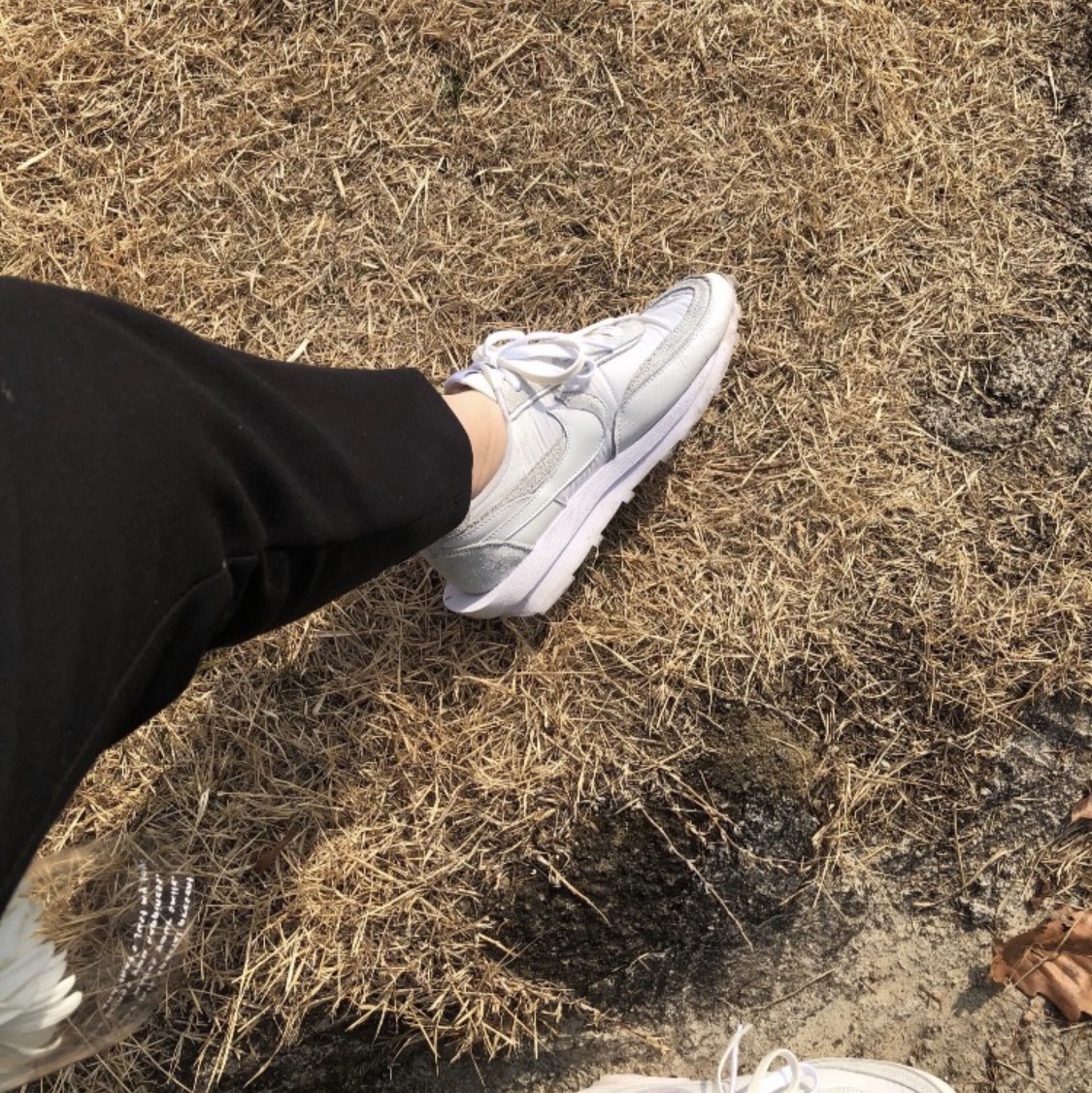Nike x Sacai LDWaffle White Nylon 착용 스타일