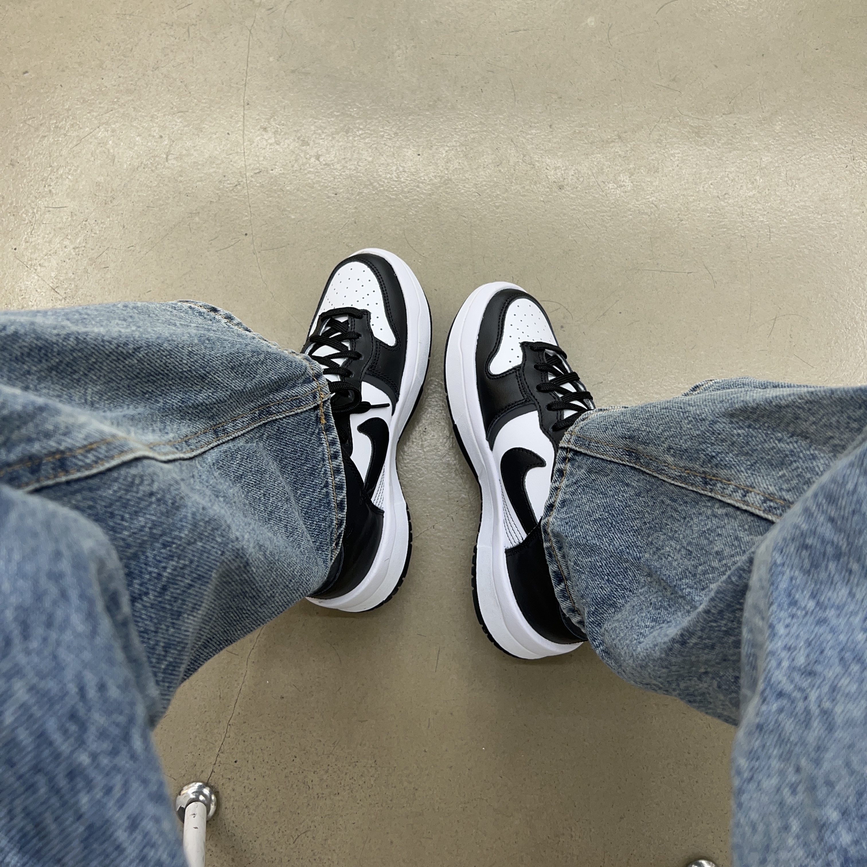 (W) Nike Dunk High Up Black and White 착용 스타일