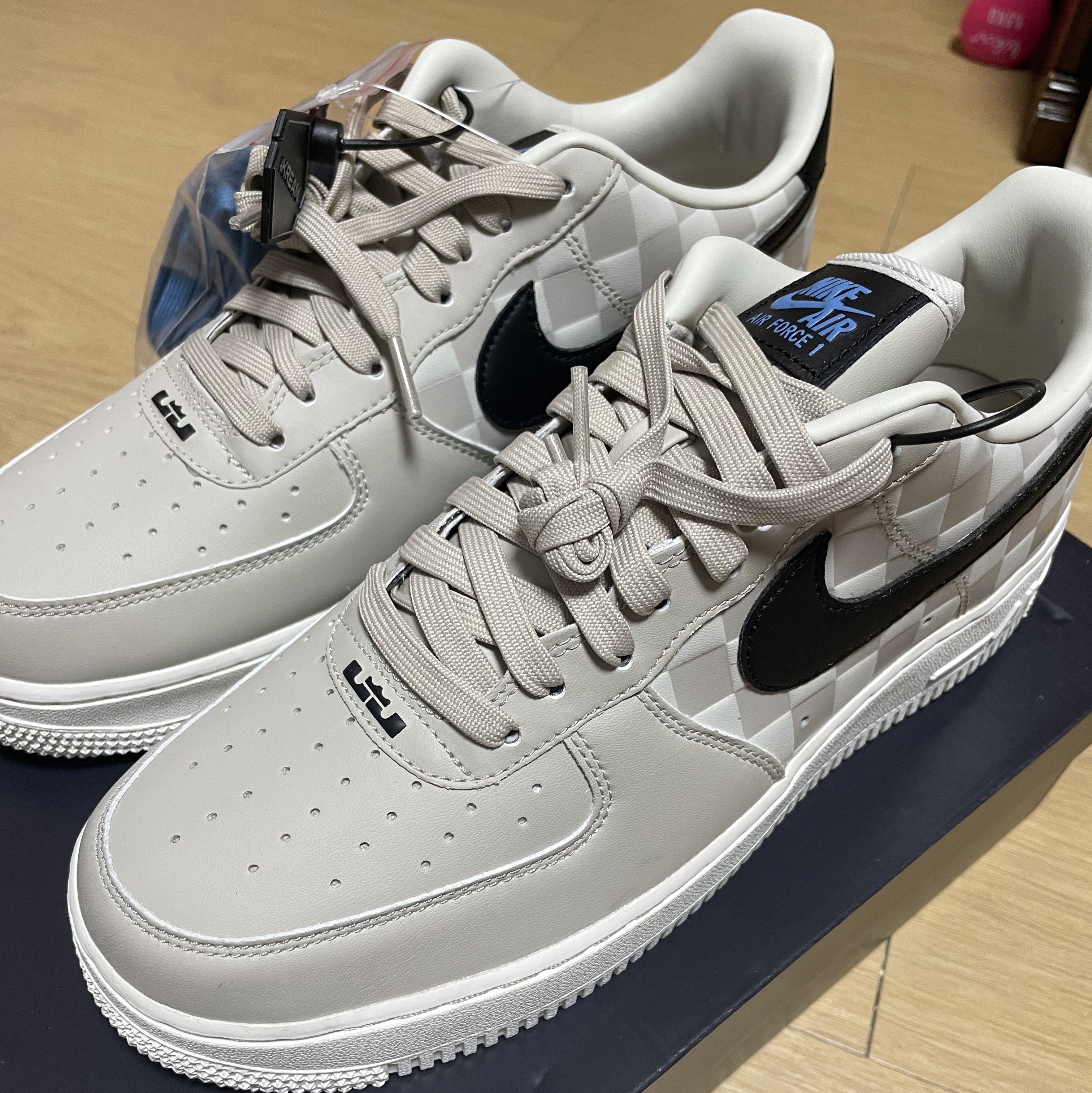 Nike Air Force 1 '07 QS LBJ 착용 스타일