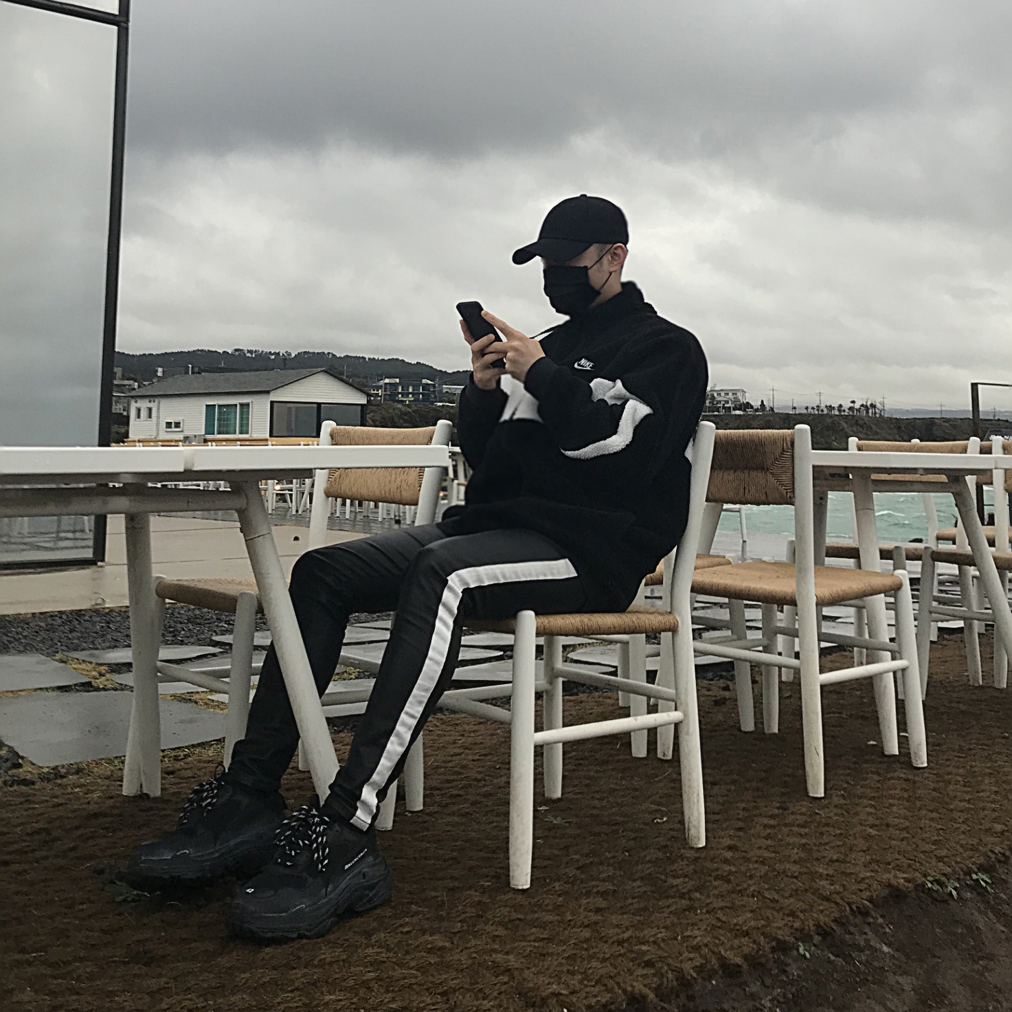 Nike Big Swoosh Full Zip Jacket Black Sail, Balenciaga Triple S Triple Black 2018 Reissue (Pre-Distressed) 착용 스타일 - 2