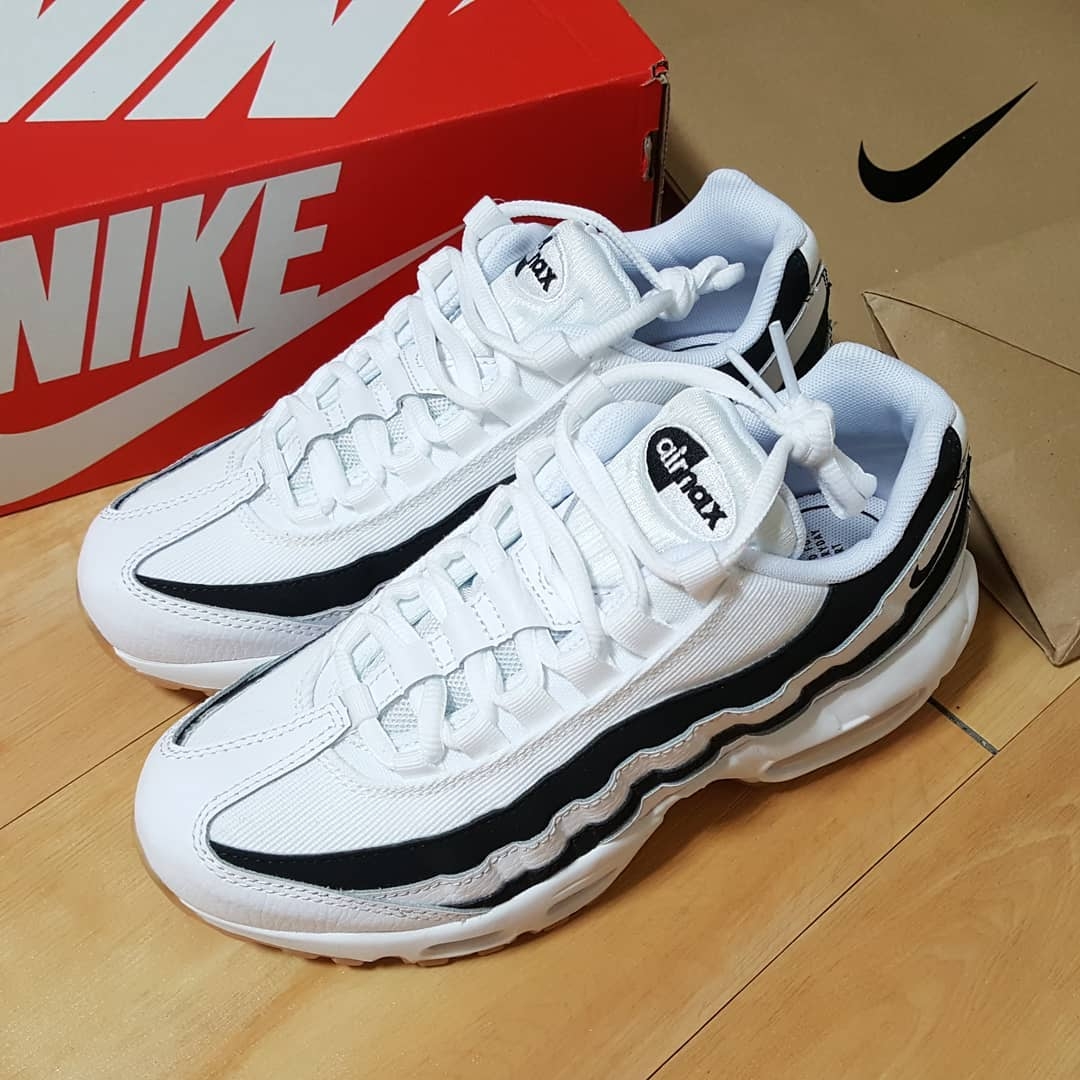 (W) Nike Air Max 95 Juventus 2018 착용 스타일