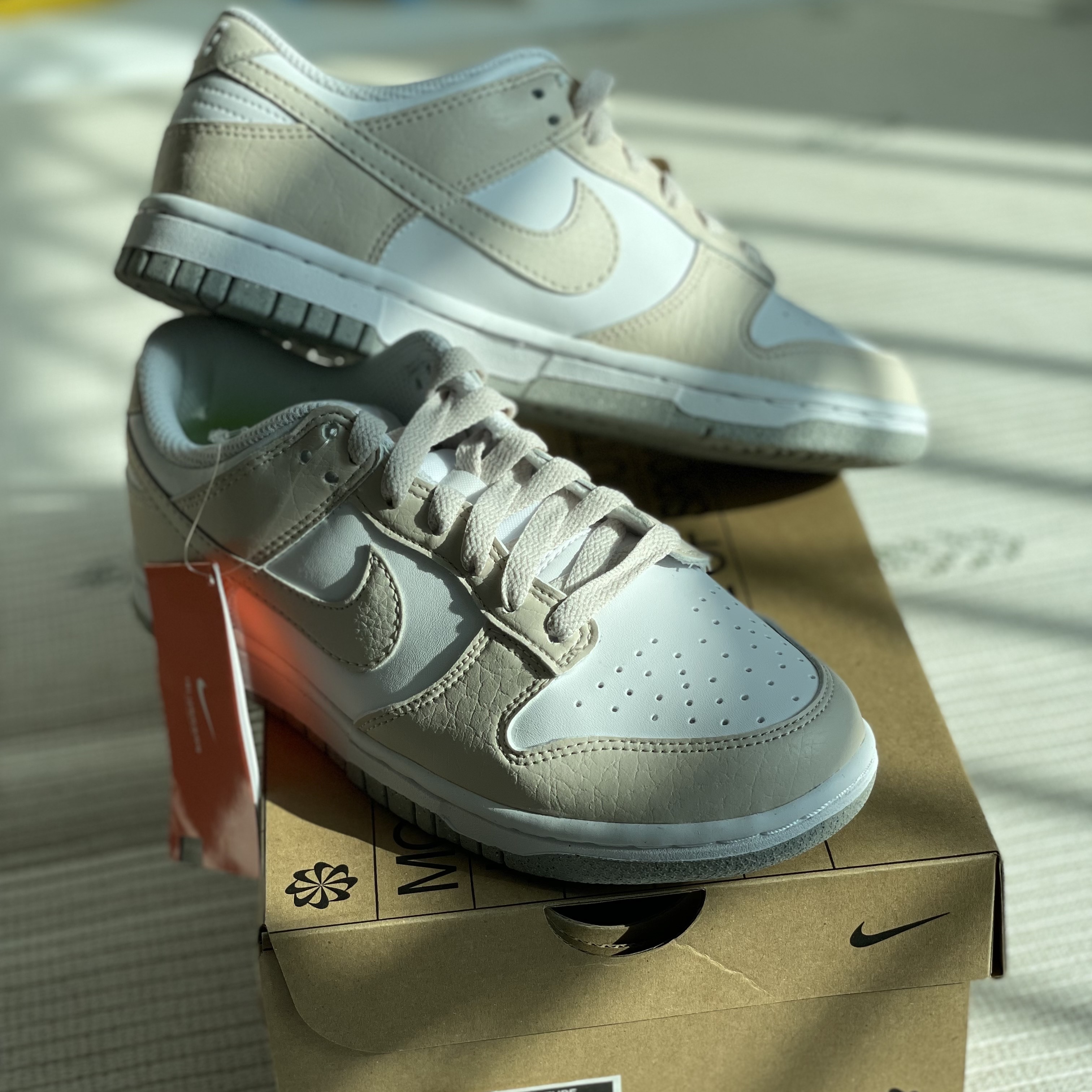 (W) Nike Dunk Low Next Nature Light Orewood Brown 착용 스타일 - 1
