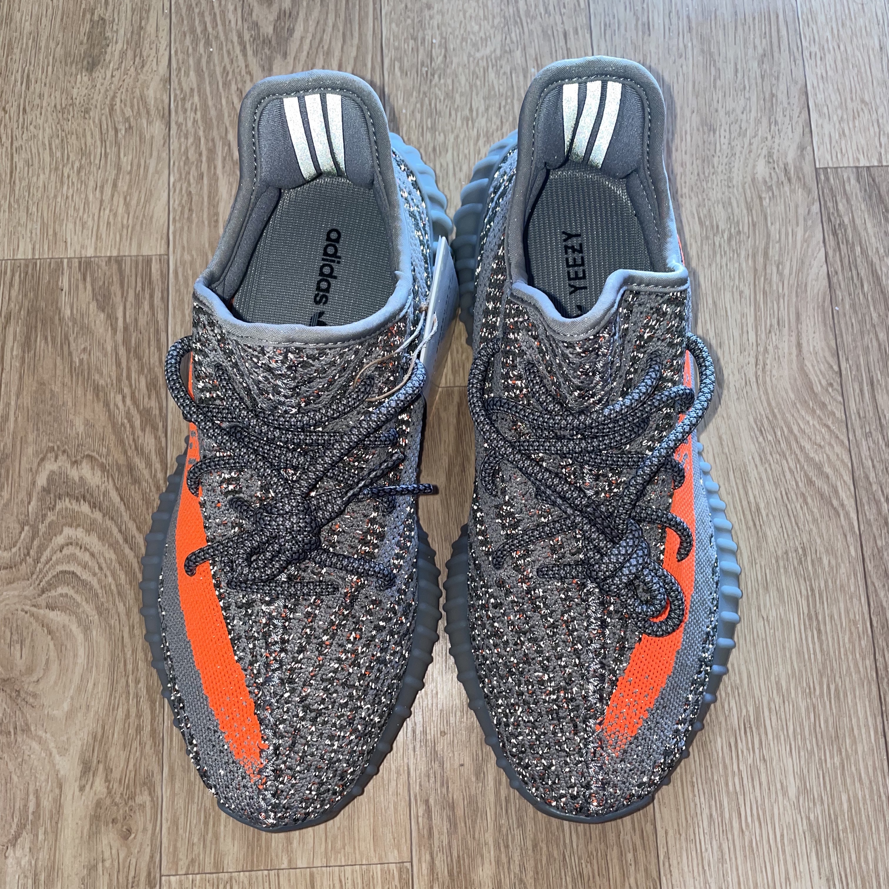 Adidas Yeezy Boost 350 V2 Beluga - Reflective 착용 스타일 - 2