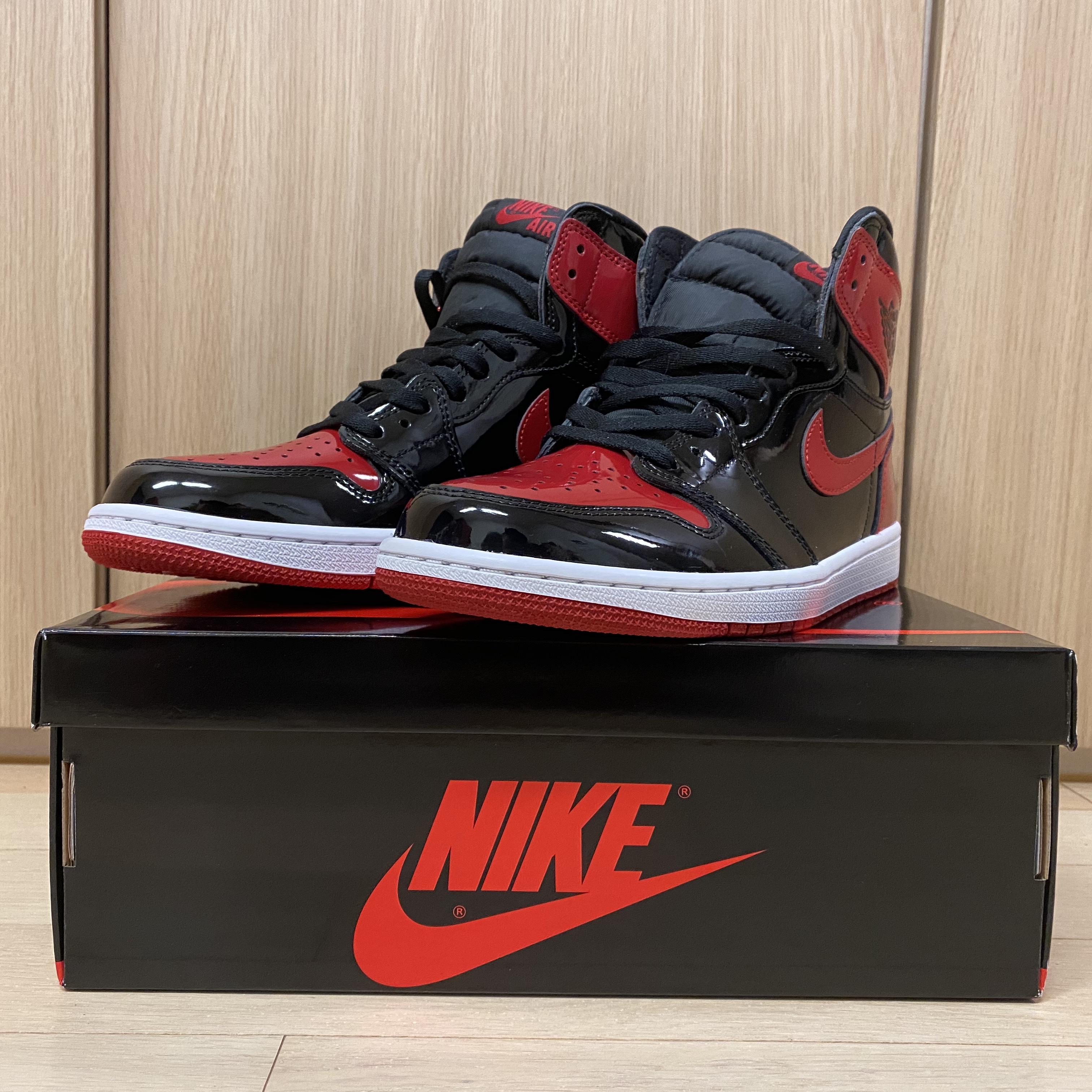 Jordan 1 Retro High OG Patent Bred 착용 스타일 - 3