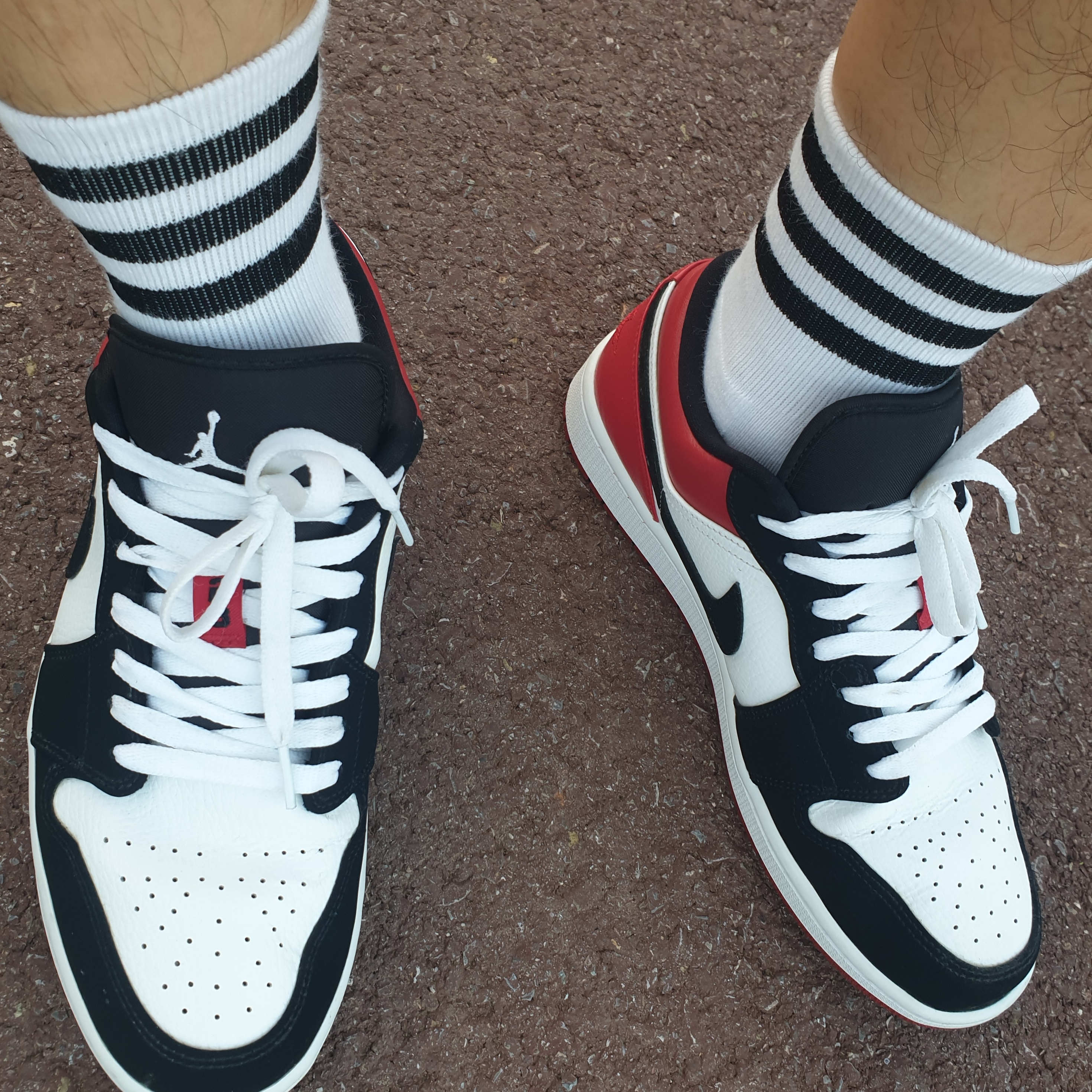Jordan 1 Low Black Toe 착용 스타일 - 4