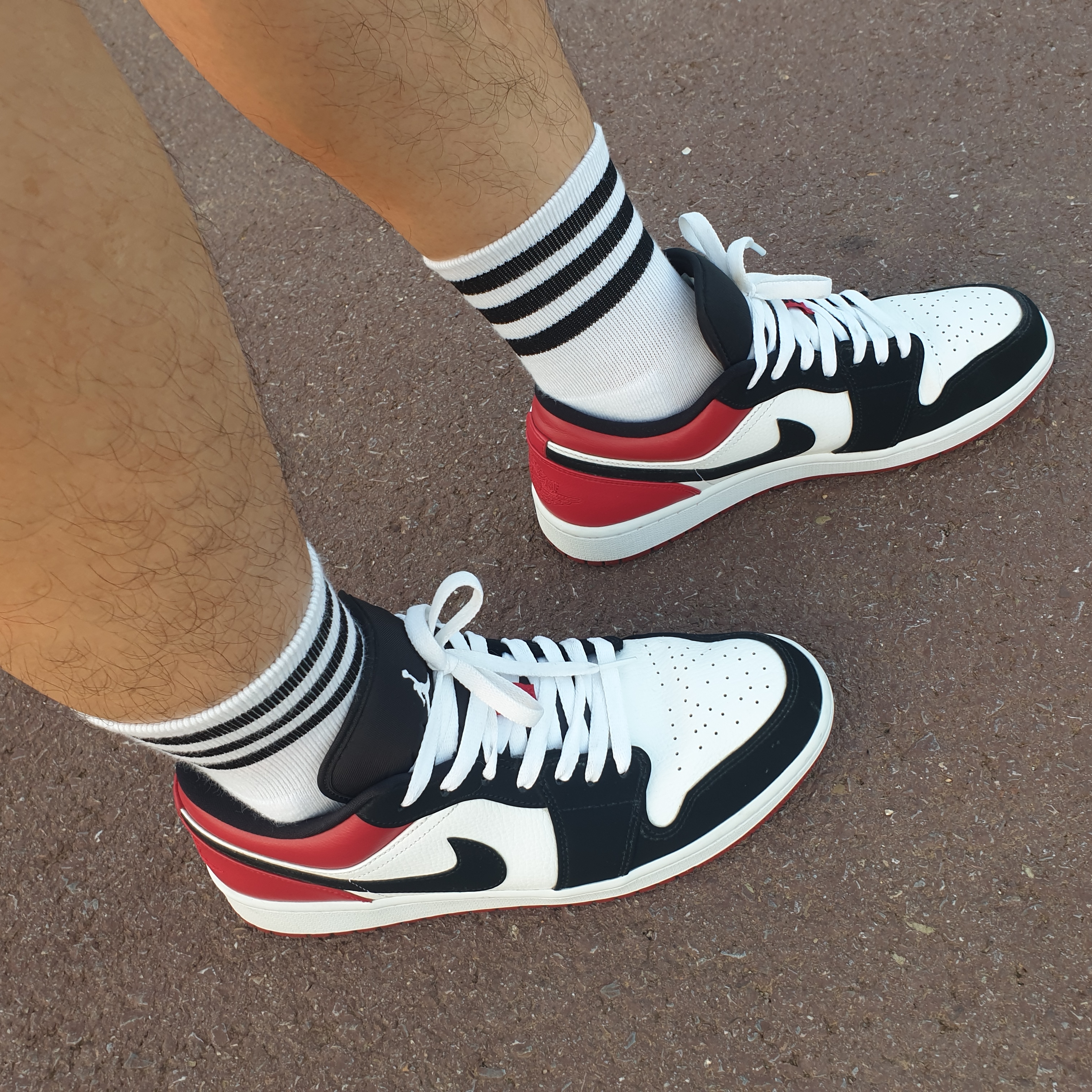 Jordan 1 Low Black Toe 착용 스타일 - 3